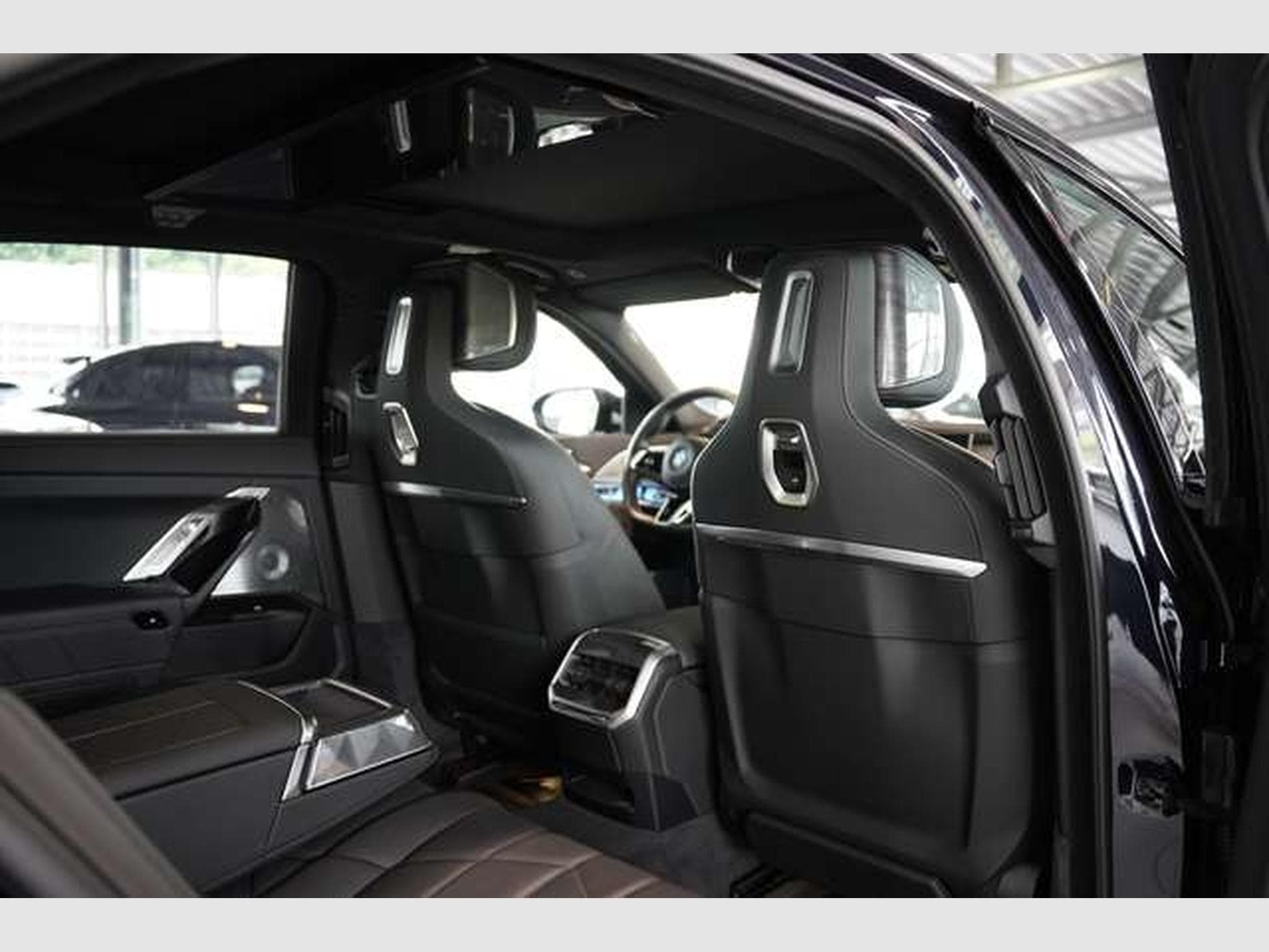 BMW i7 M70 xDrive *21*SkyLounge*B&W*NP210TSD*Alpina (2025) - Foto 15