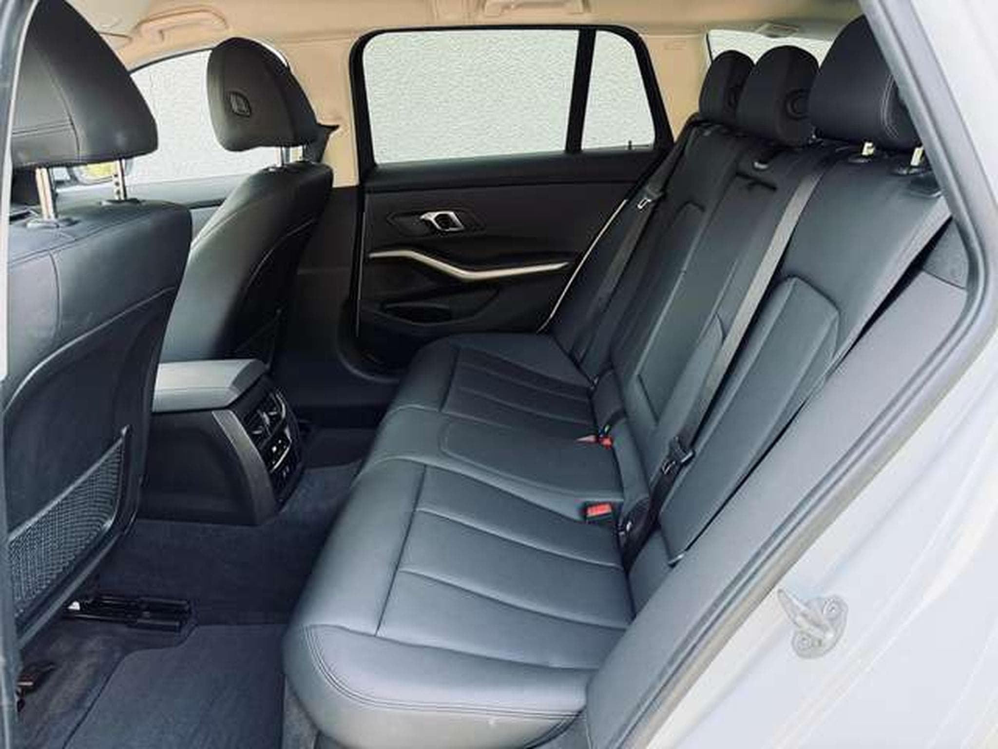 BMW 318 Touring 318D //Int. M Sport // Garantie 12 Mois✅✅✅ (2021) - Photo 10