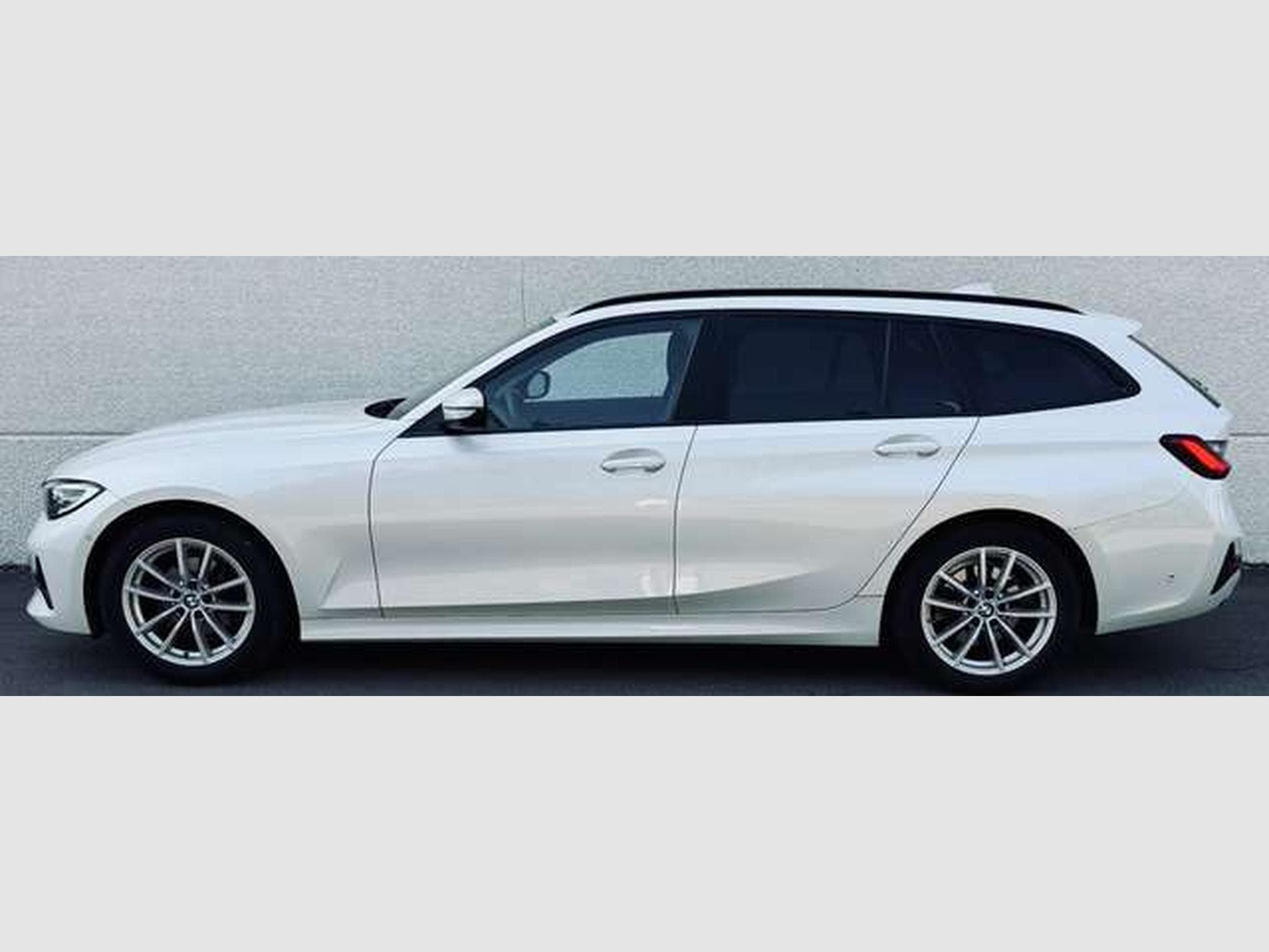 BMW 318 Touring 318D //Int. M Sport // Garantie 12 Mois✅✅✅ (2021) - Photo 3