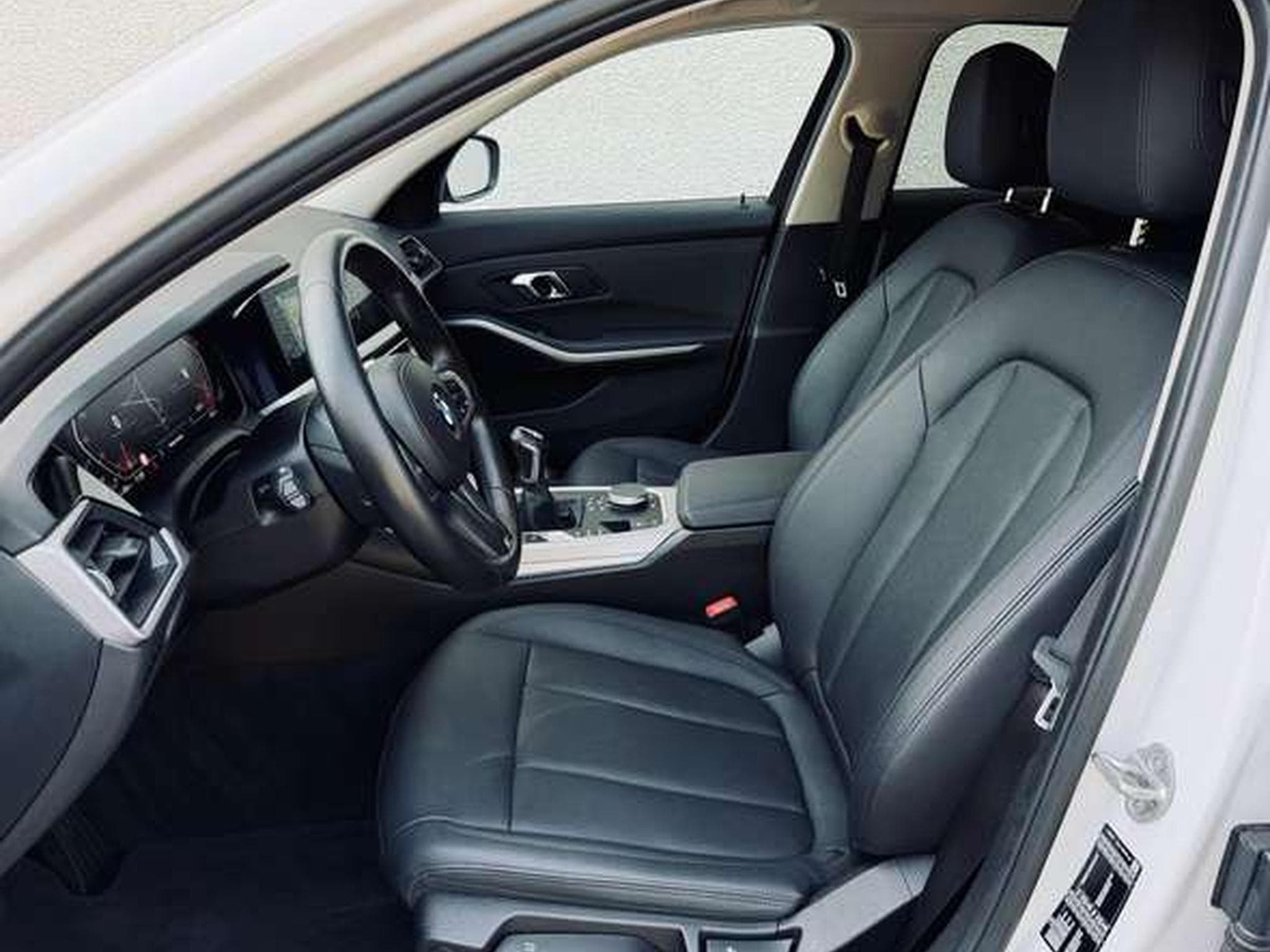 BMW 318 Touring 318D //Int. M Sport // Garantie 12 Mois✅✅✅ (2021) - Photo 9