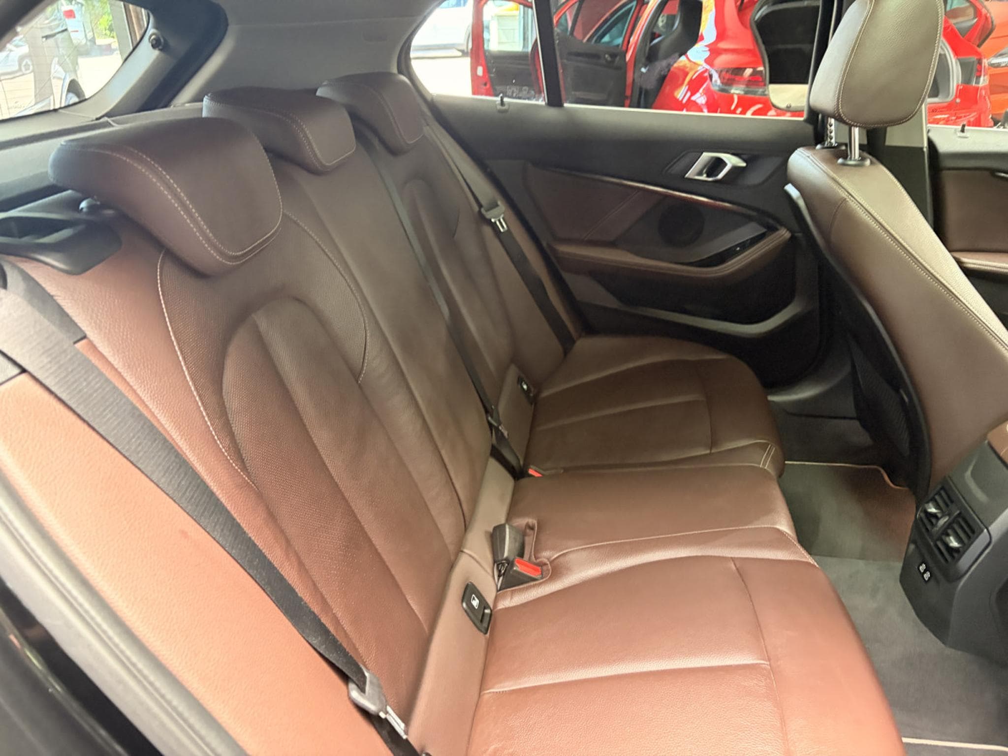 BMW 118 i 1.5 Essence 136HP (2021) - Foto 12