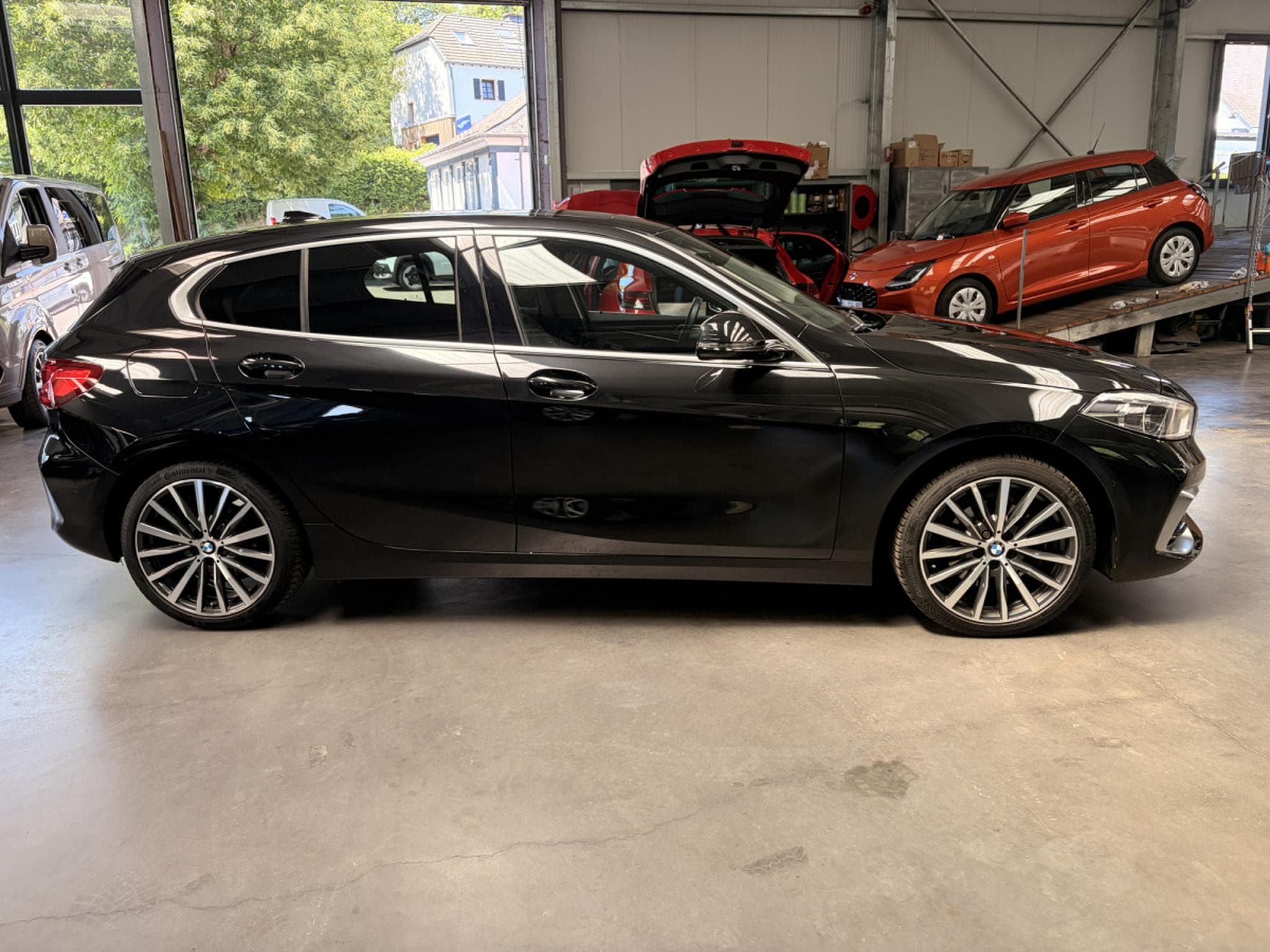 BMW 118 i 1.5 Essence 136HP (2021) - Foto 2