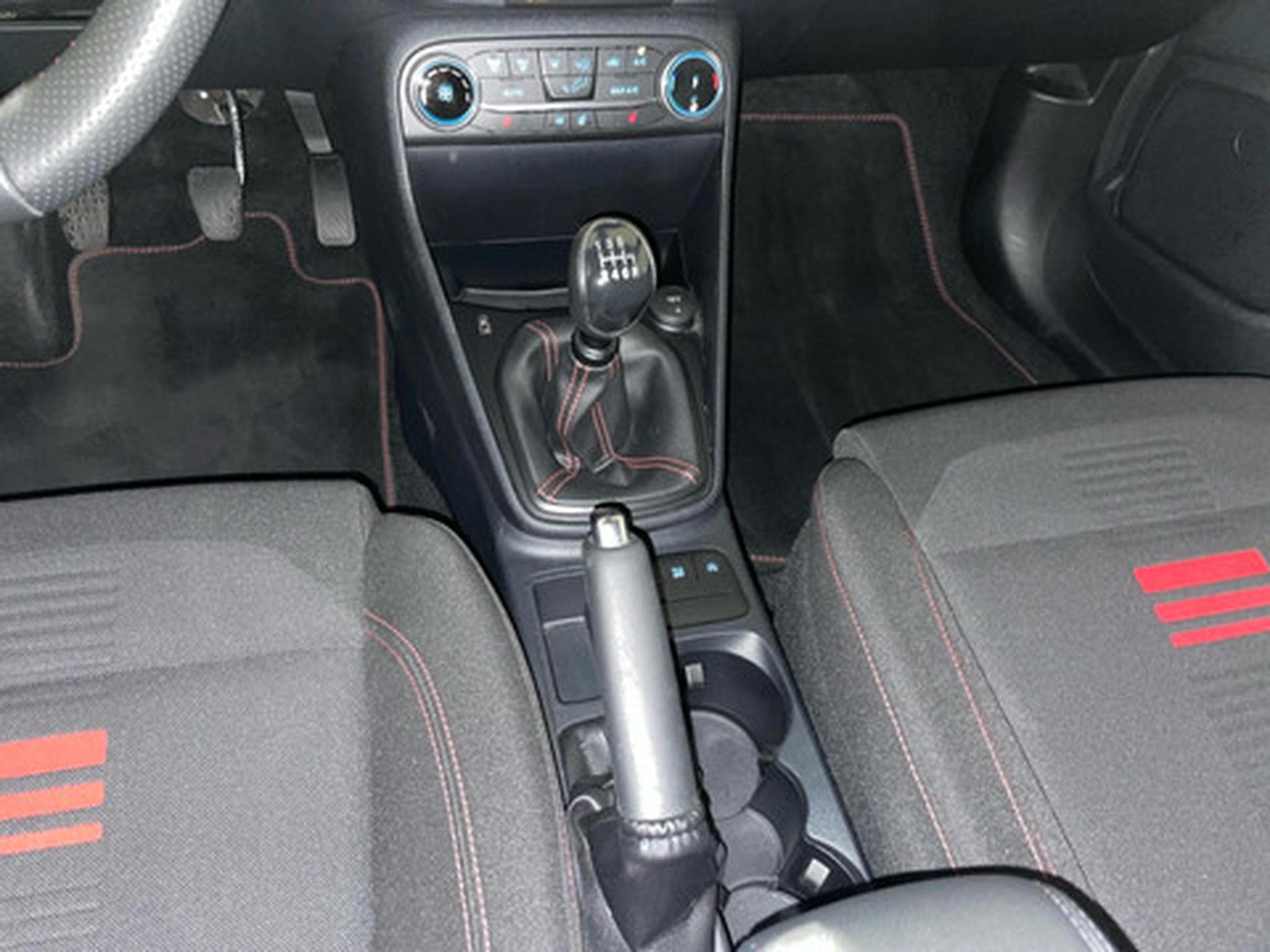 Ford Fiesta 1.0i EcoBoost 92kW DCT ST-Line (2022) - Foto 10