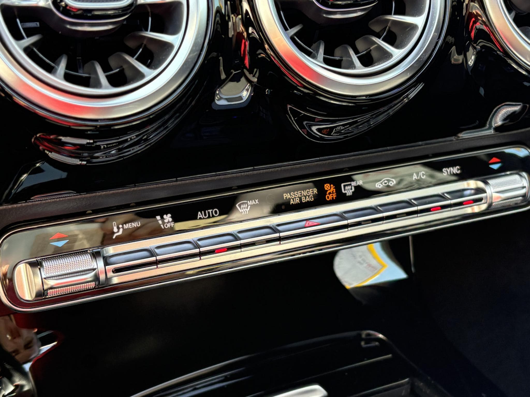 Mercedes CLA 200 AMG LINE 163CV 7G-TRONIC * GARANTIE CONSTRUCTEUR * (2025) - Photo 7