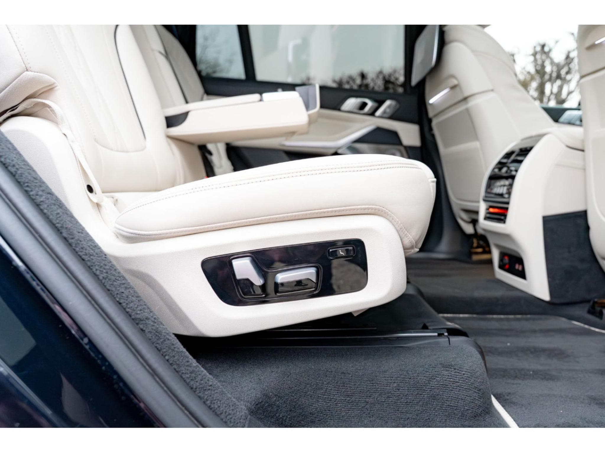BMW X7 X7 40D Msport /7 Sitze/xDrive/Pano/22/VOLL (2022) - Foto 12