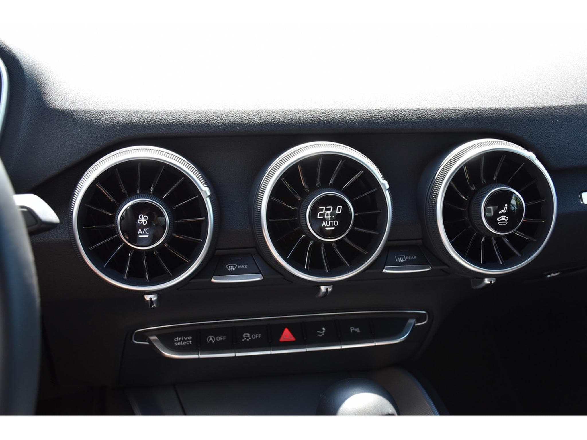 Audi TT 45 TFSI Quattro S-Tronic CUIR REGUL GPS LANE (2019) - Photo 16