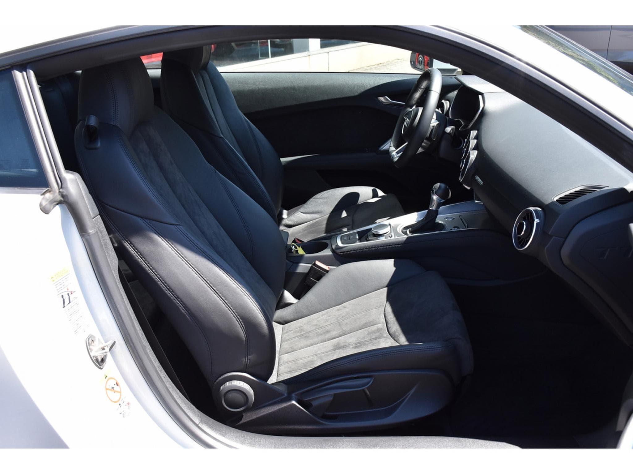 Audi TT 45 TFSI Quattro S-Tronic CUIR REGUL GPS LANE (2019) - Photo 7