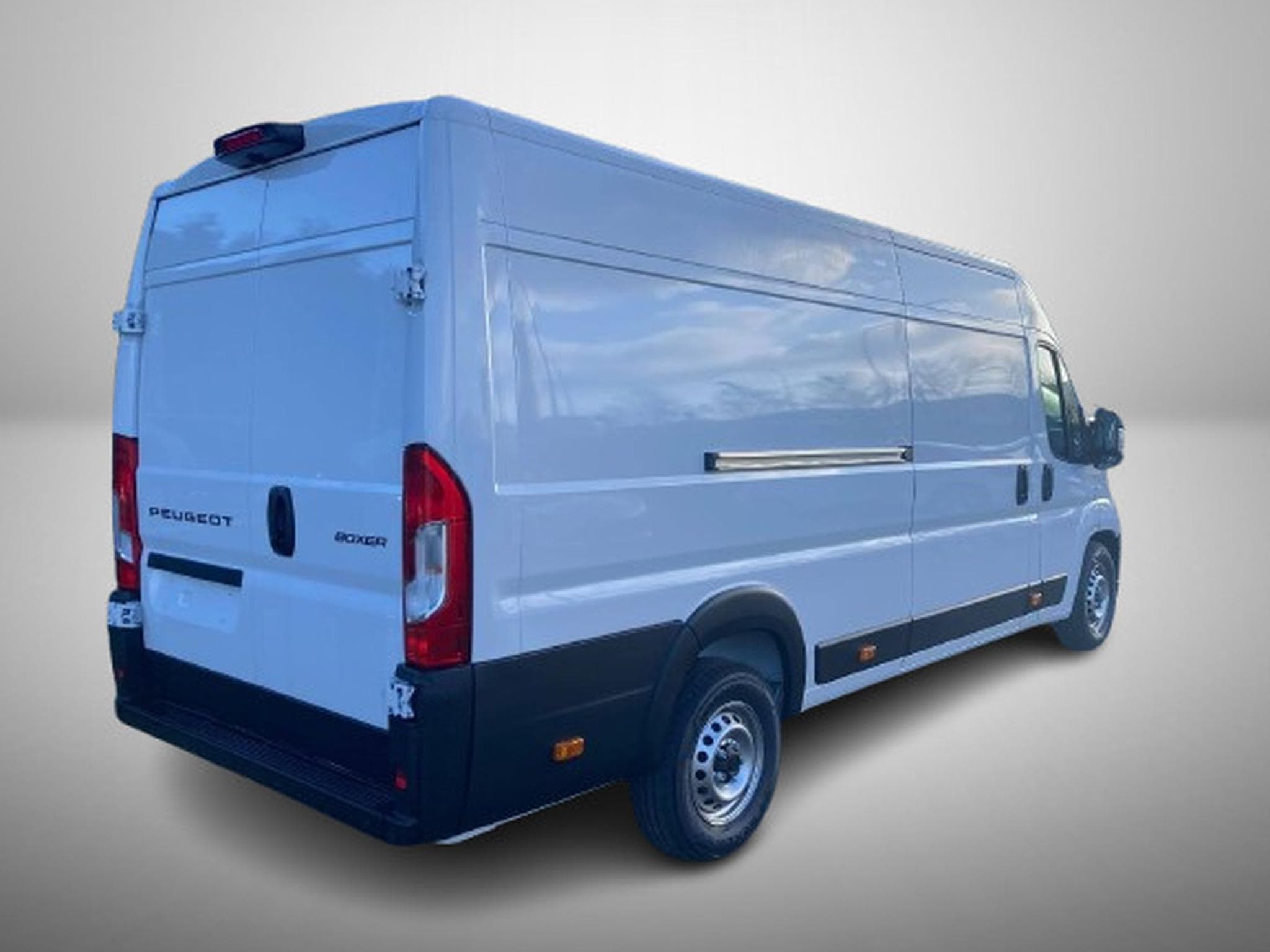 Peugeot Boxer 2.2 BlueHDI 180 EAT8 L4H2 (2026) - Foto 4