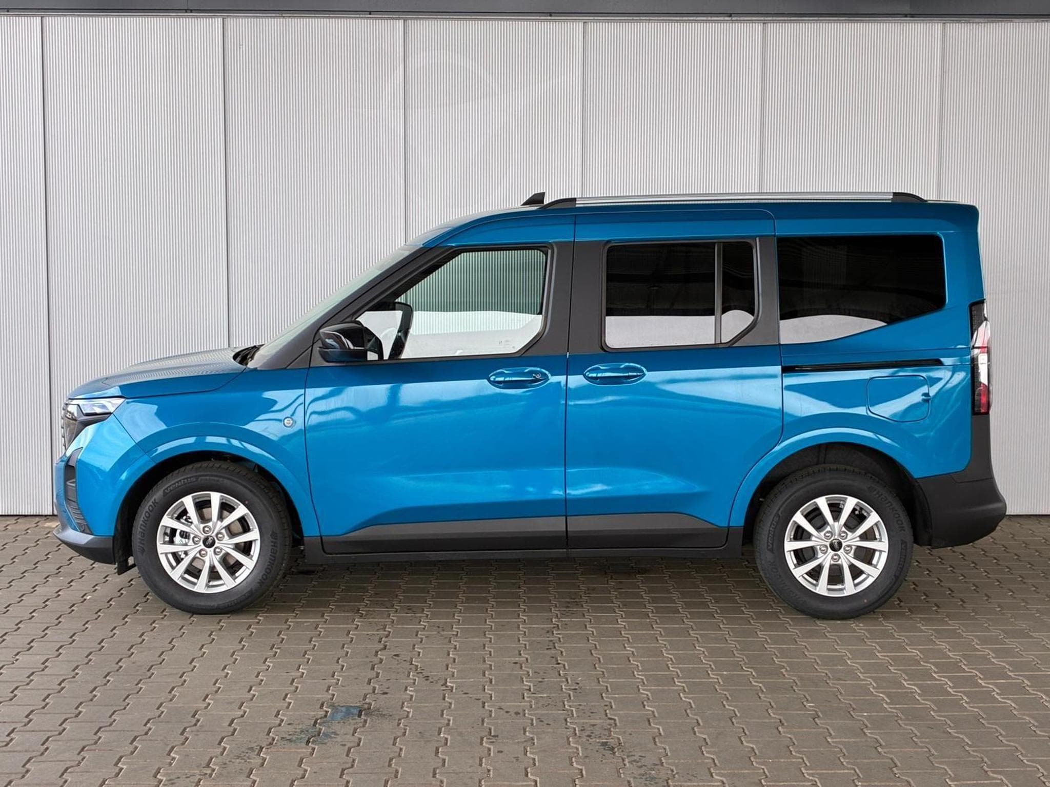 Ford Tourneo Titanium (2026) - Photo 2