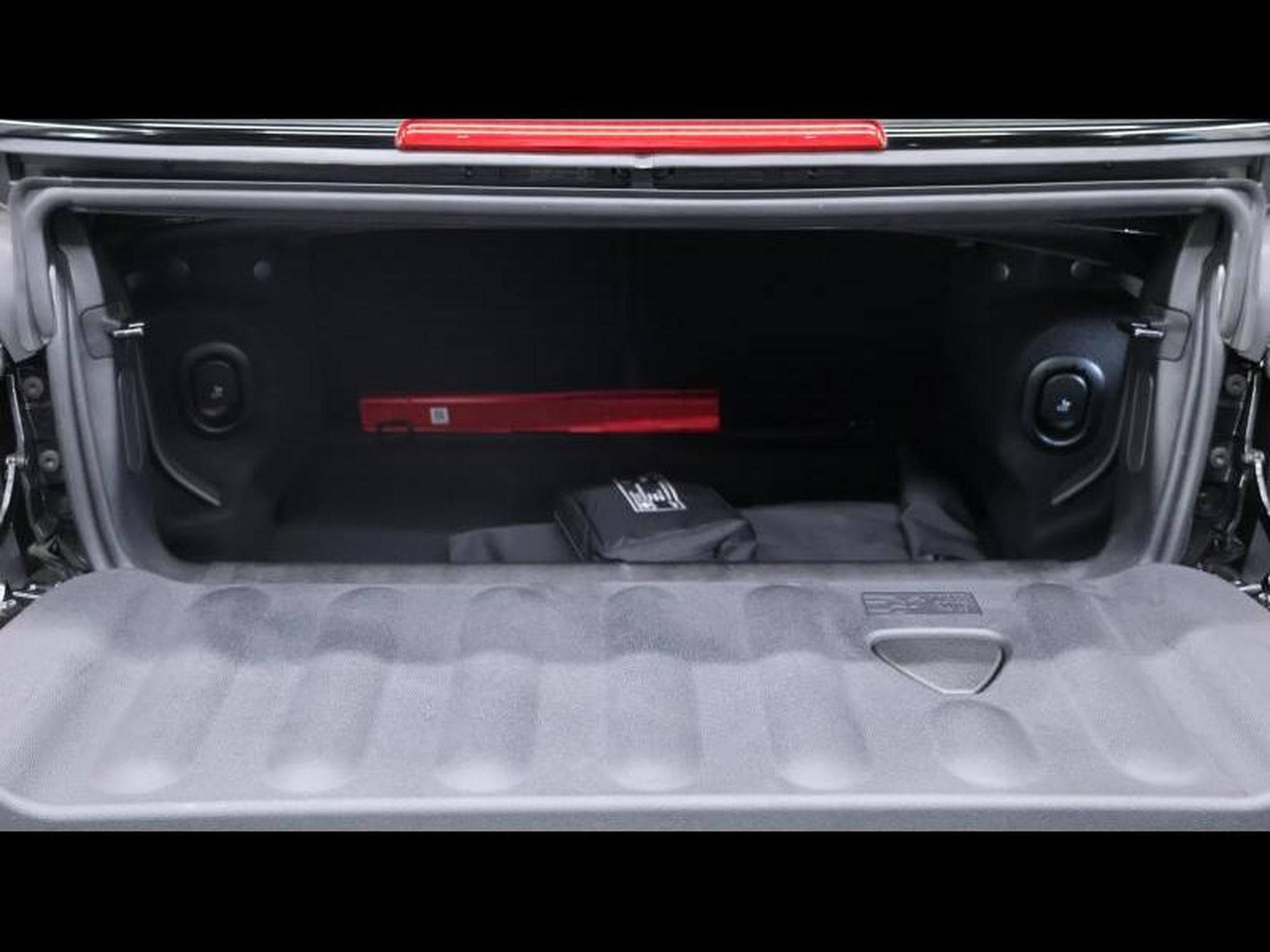MINI Cooper Convertible JCW Pack Steptronic (2025) - Photo 18