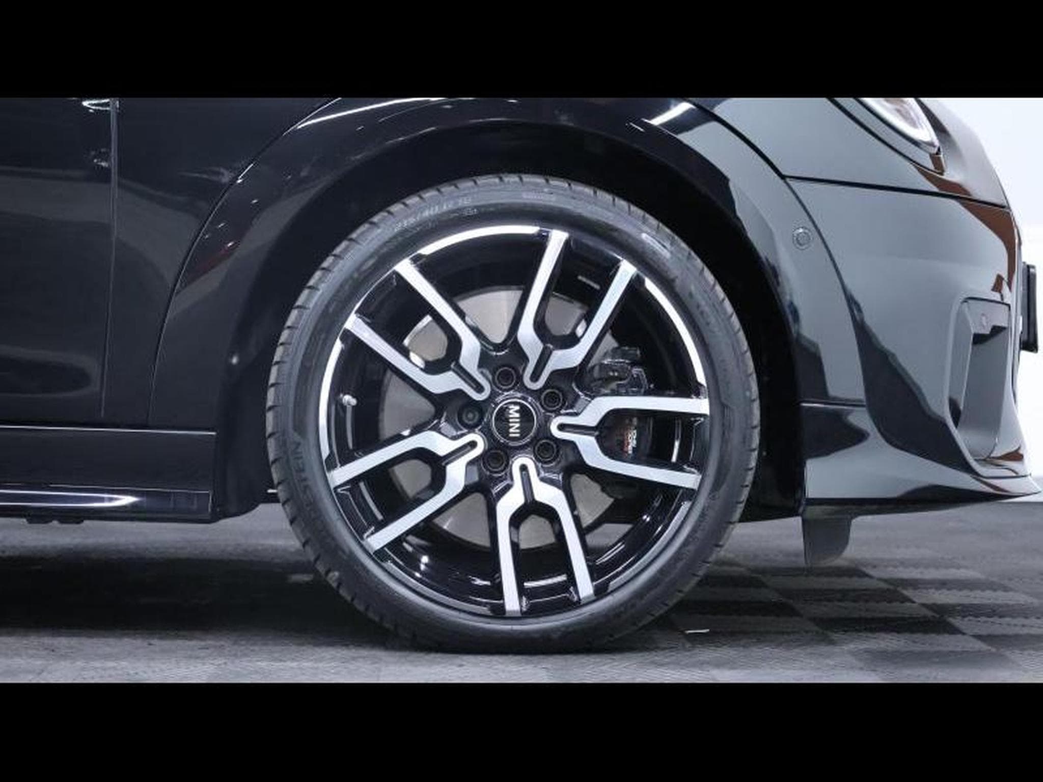 MINI Cooper Convertible JCW Pack Steptronic (2025) - Photo 21