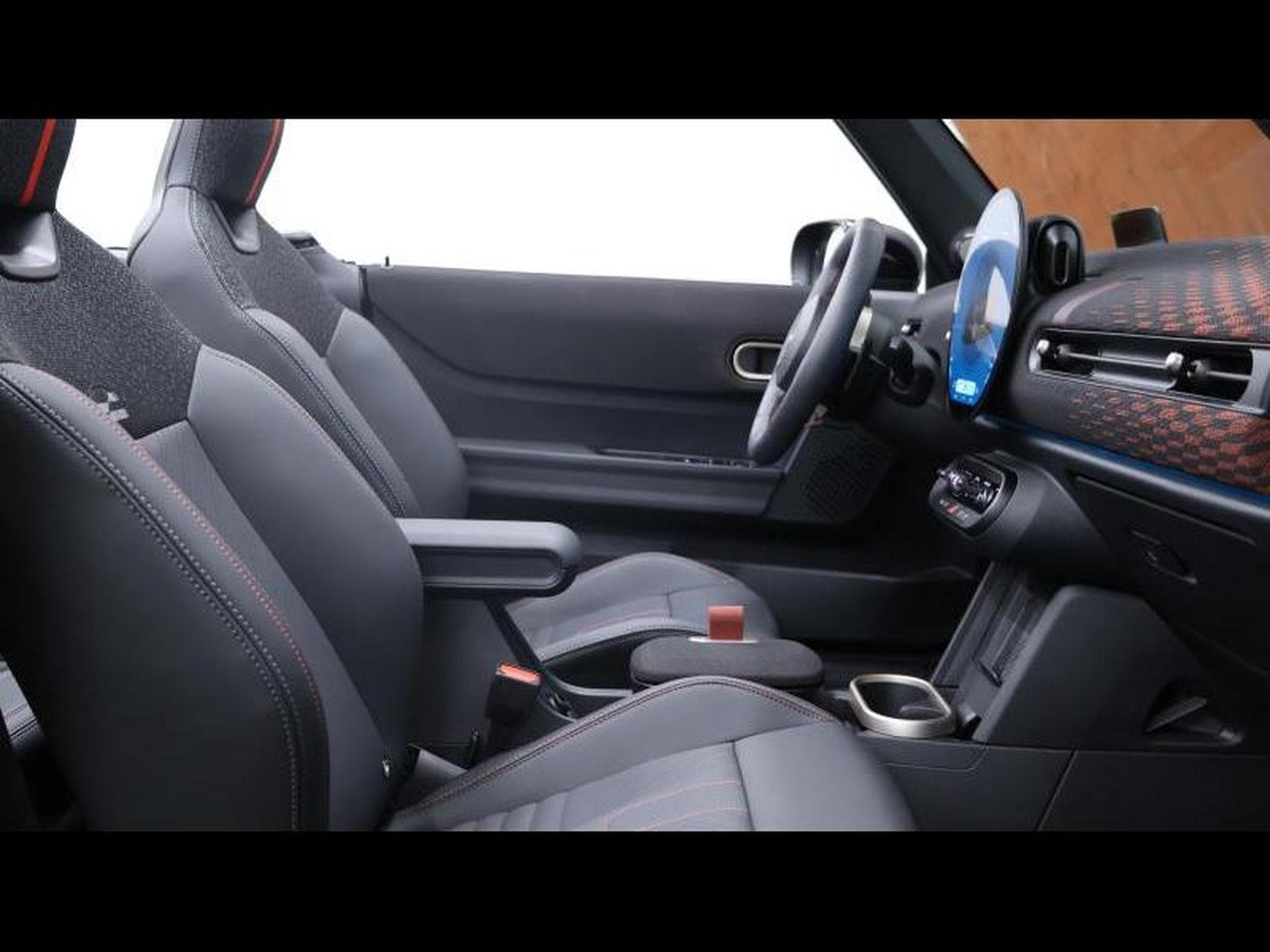 MINI Cooper Convertible JCW Pack Steptronic (2025) - Photo 22
