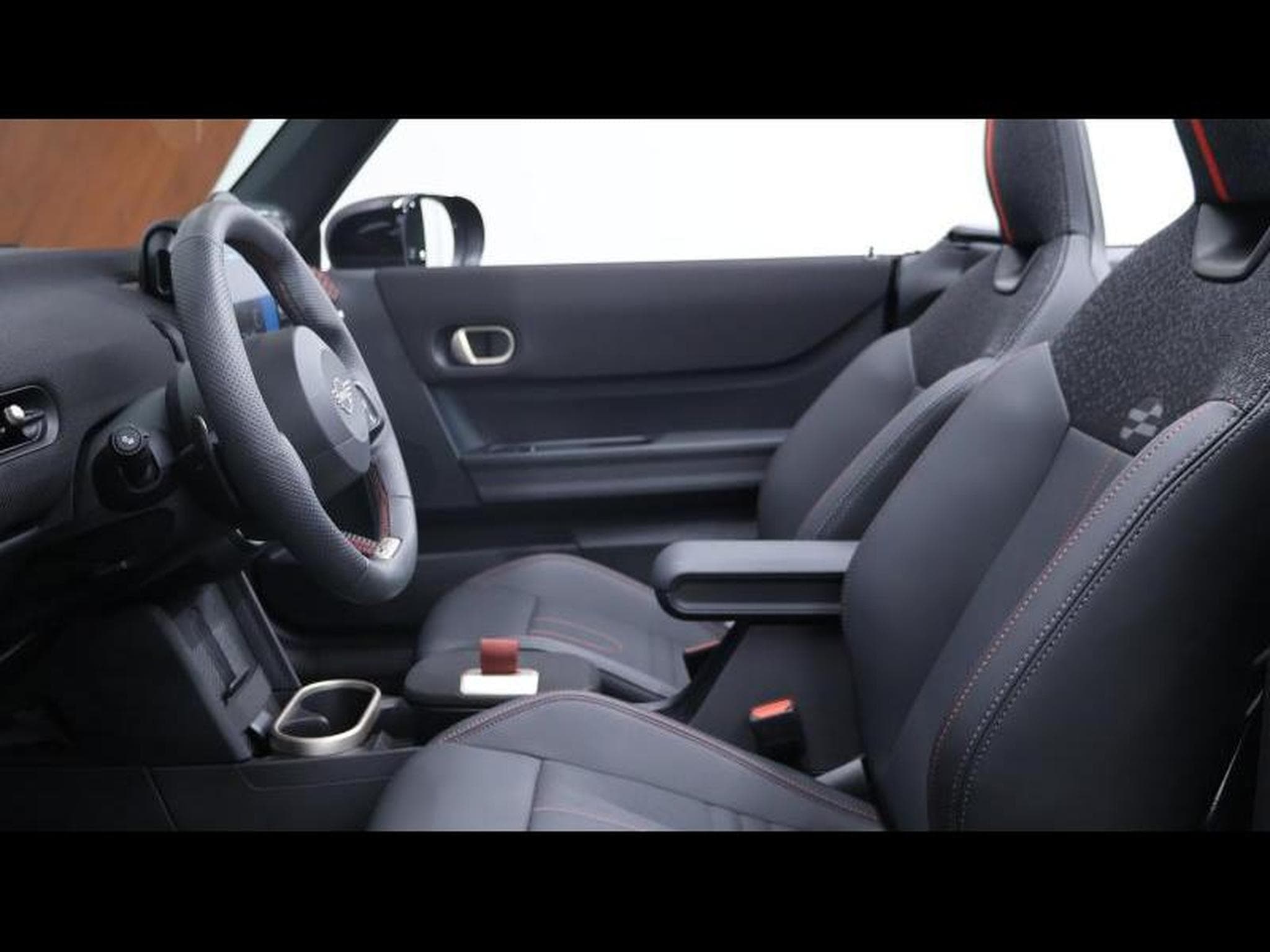 MINI Cooper Convertible JCW Pack Steptronic (2025) - Photo 26