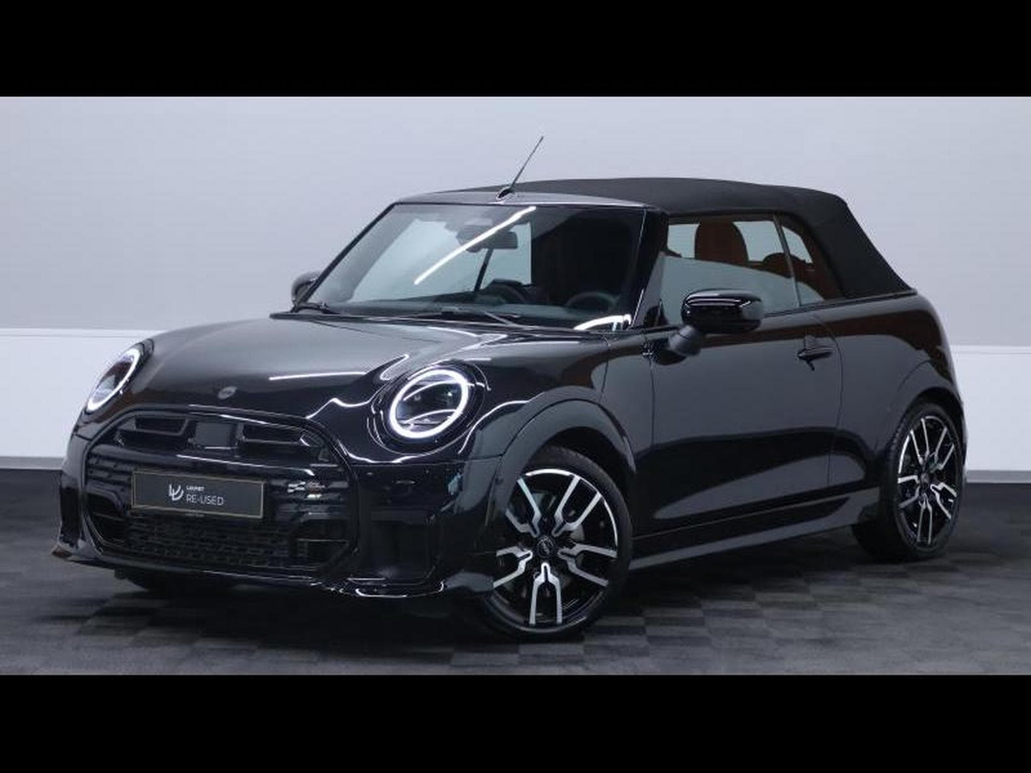 MINI Cooper Convertible JCW Pack Steptronic (2025) - Photo 3