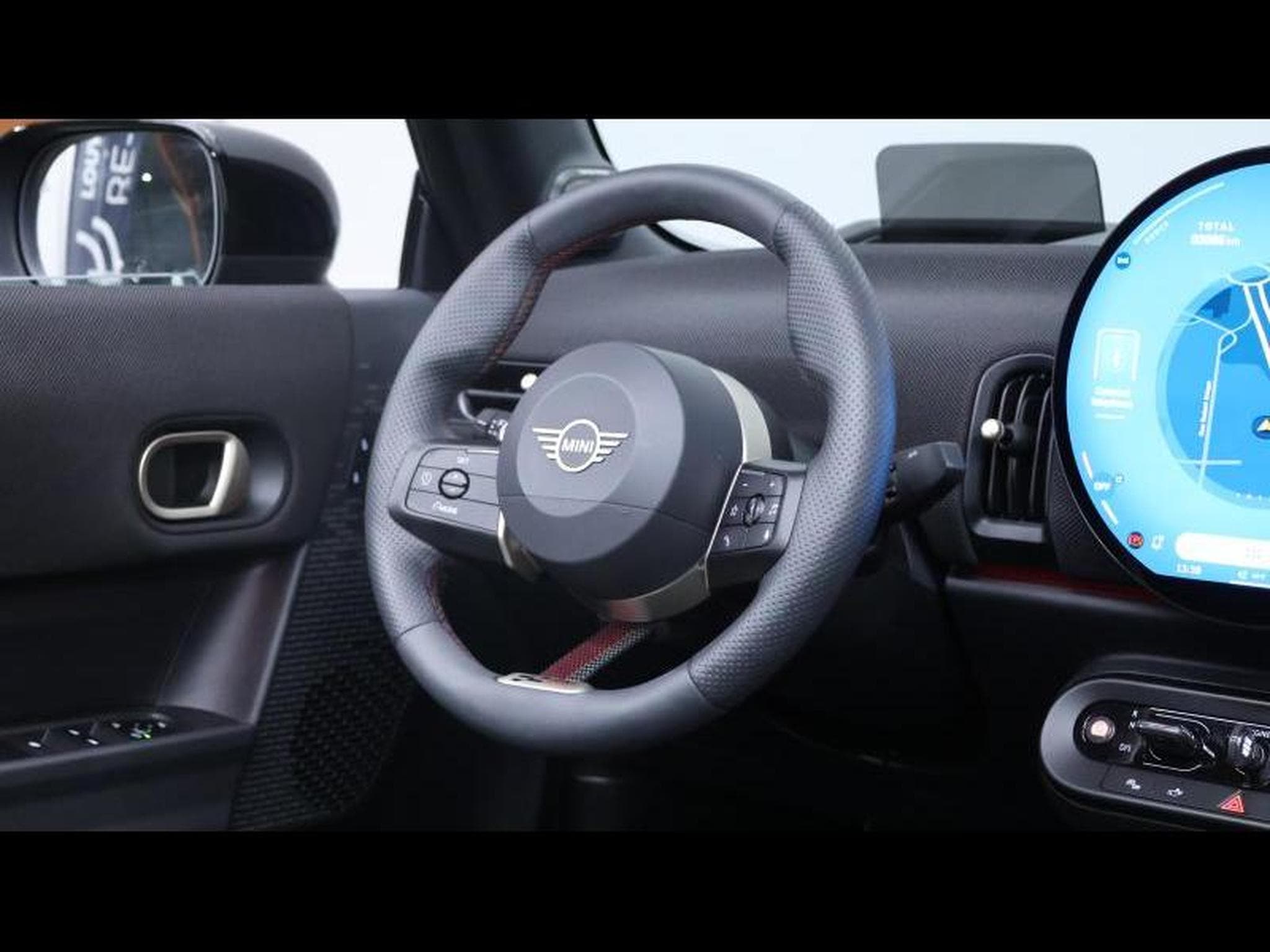 MINI Cooper Convertible JCW Pack Steptronic (2025) - Photo 31
