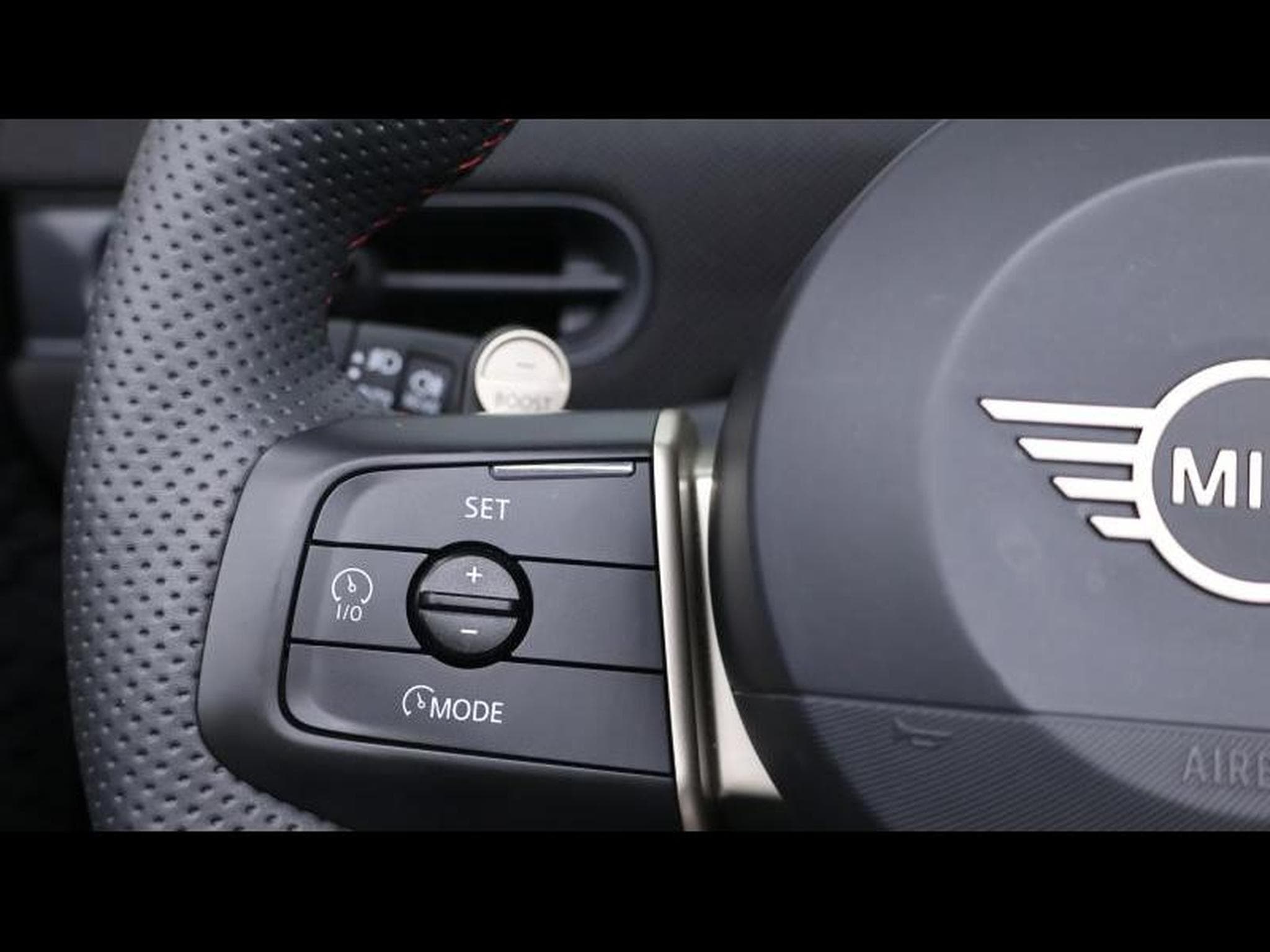 MINI Cooper Convertible JCW Pack Steptronic (2025) - Photo 32