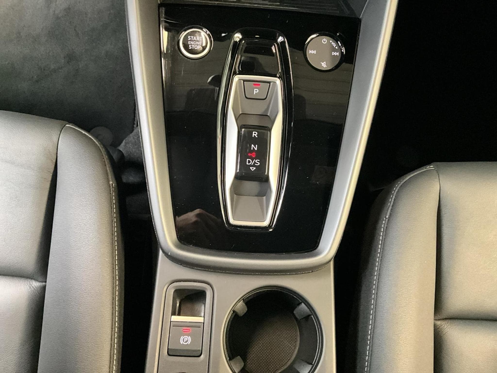 Audi A3 SB+S-Line+35TFSI+S-Tronic (2024) - Photo 12