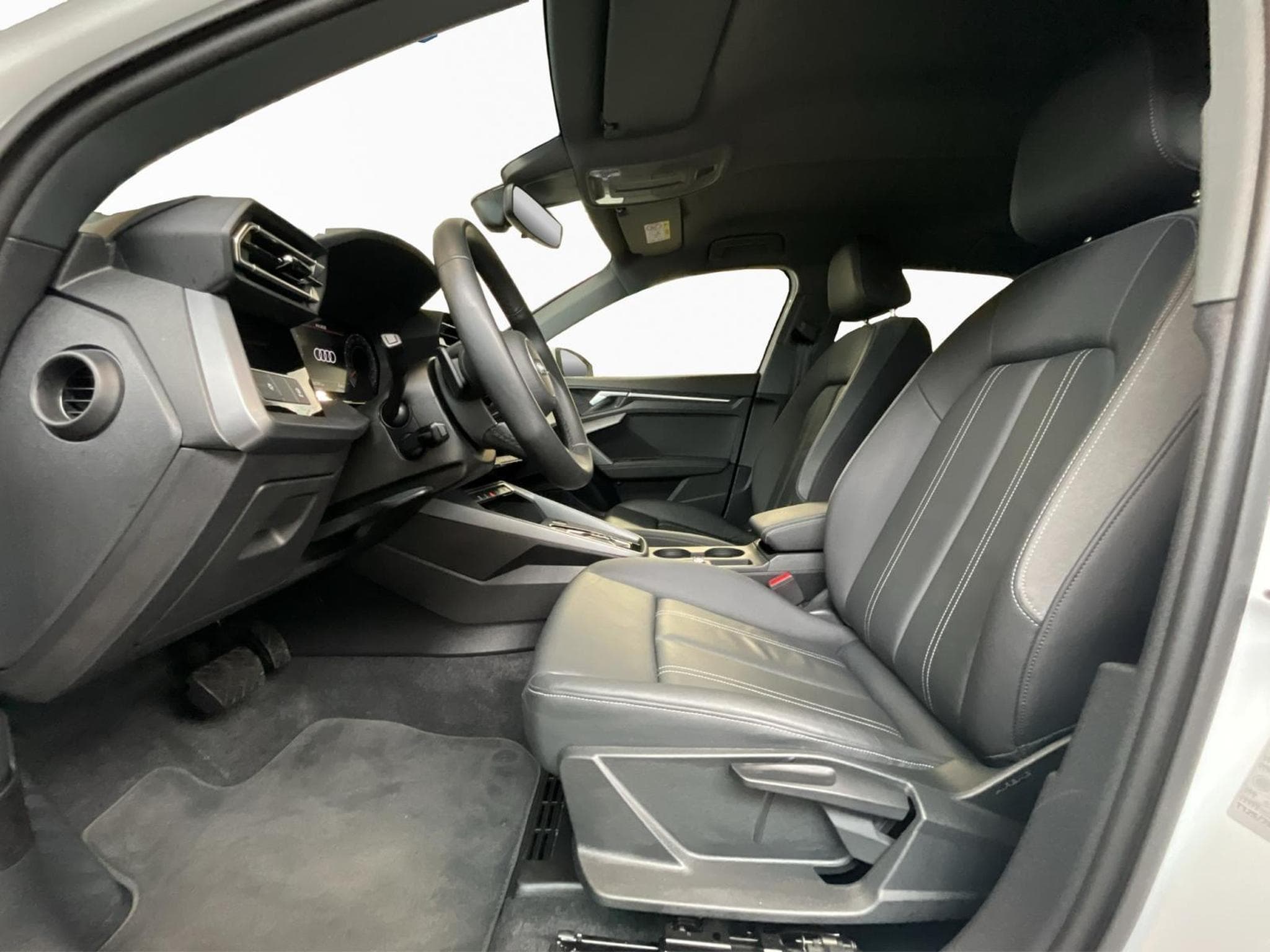Audi A3 SB+S-Line+35TFSI+S-Tronic (2024) - Photo 9