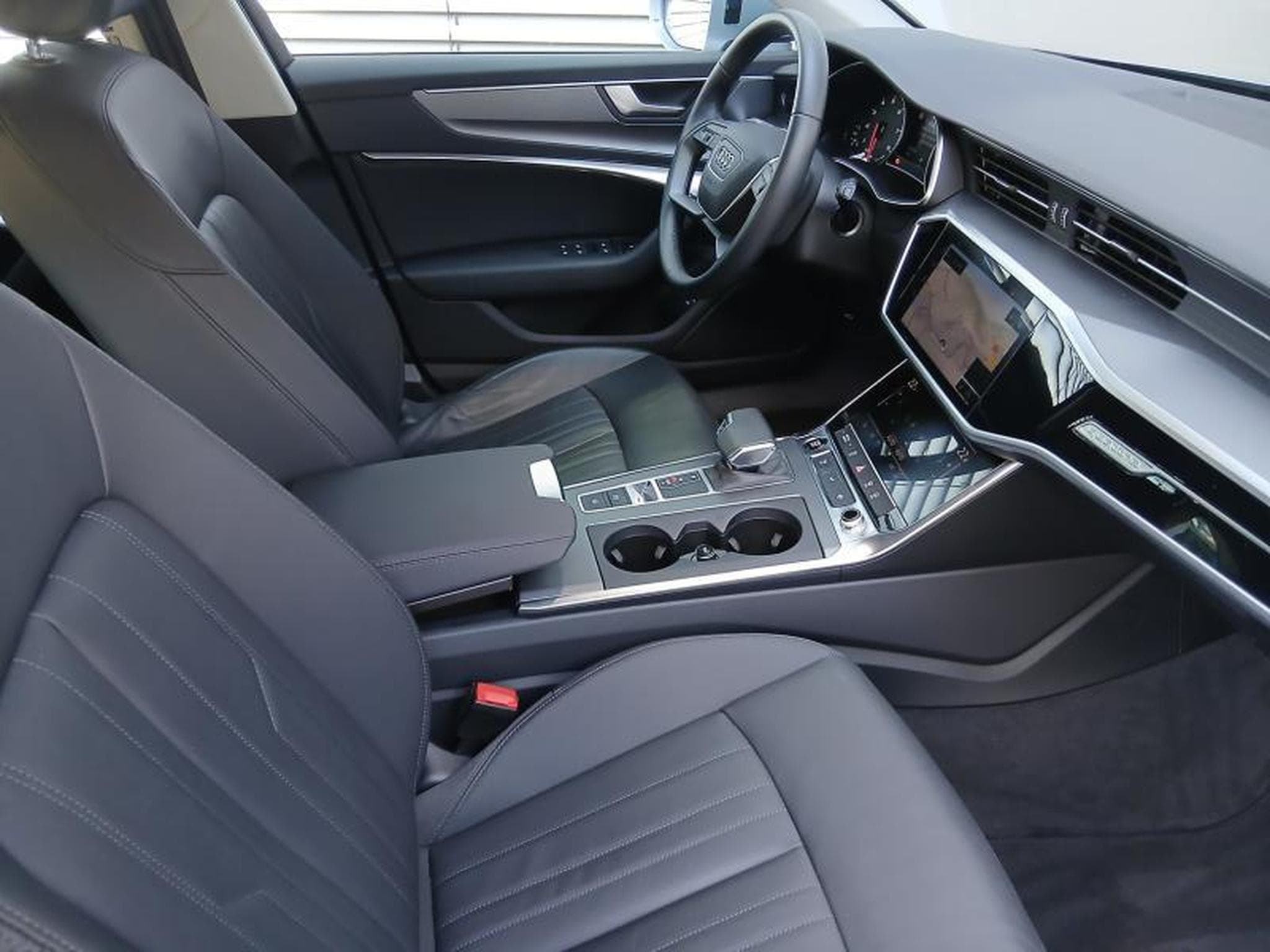Audi A6 Avant 45 TFSI quattro S tronic (2023) - Foto 10