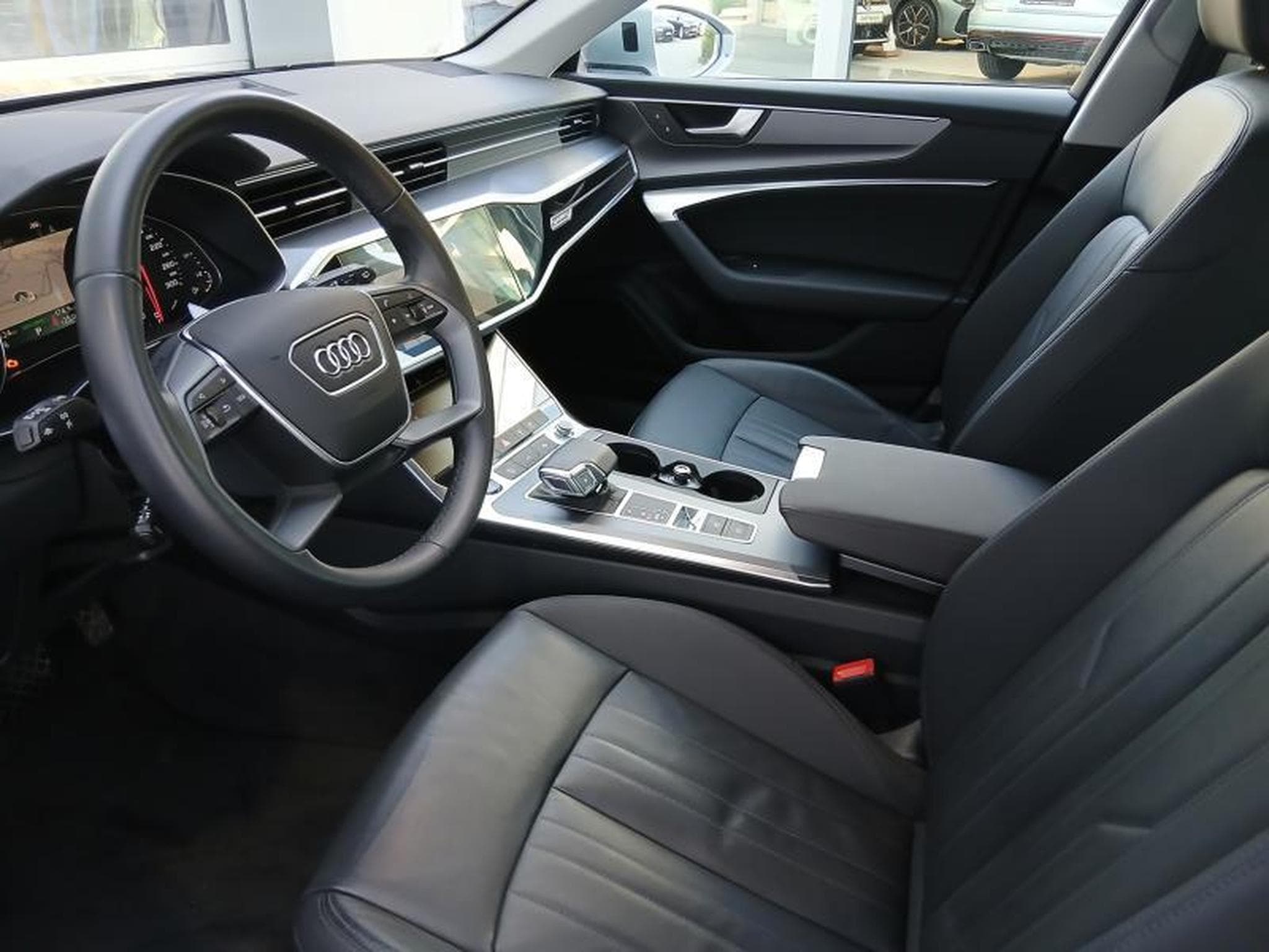 Audi A6 Avant 45 TFSI quattro S tronic (2023) - Foto 9
