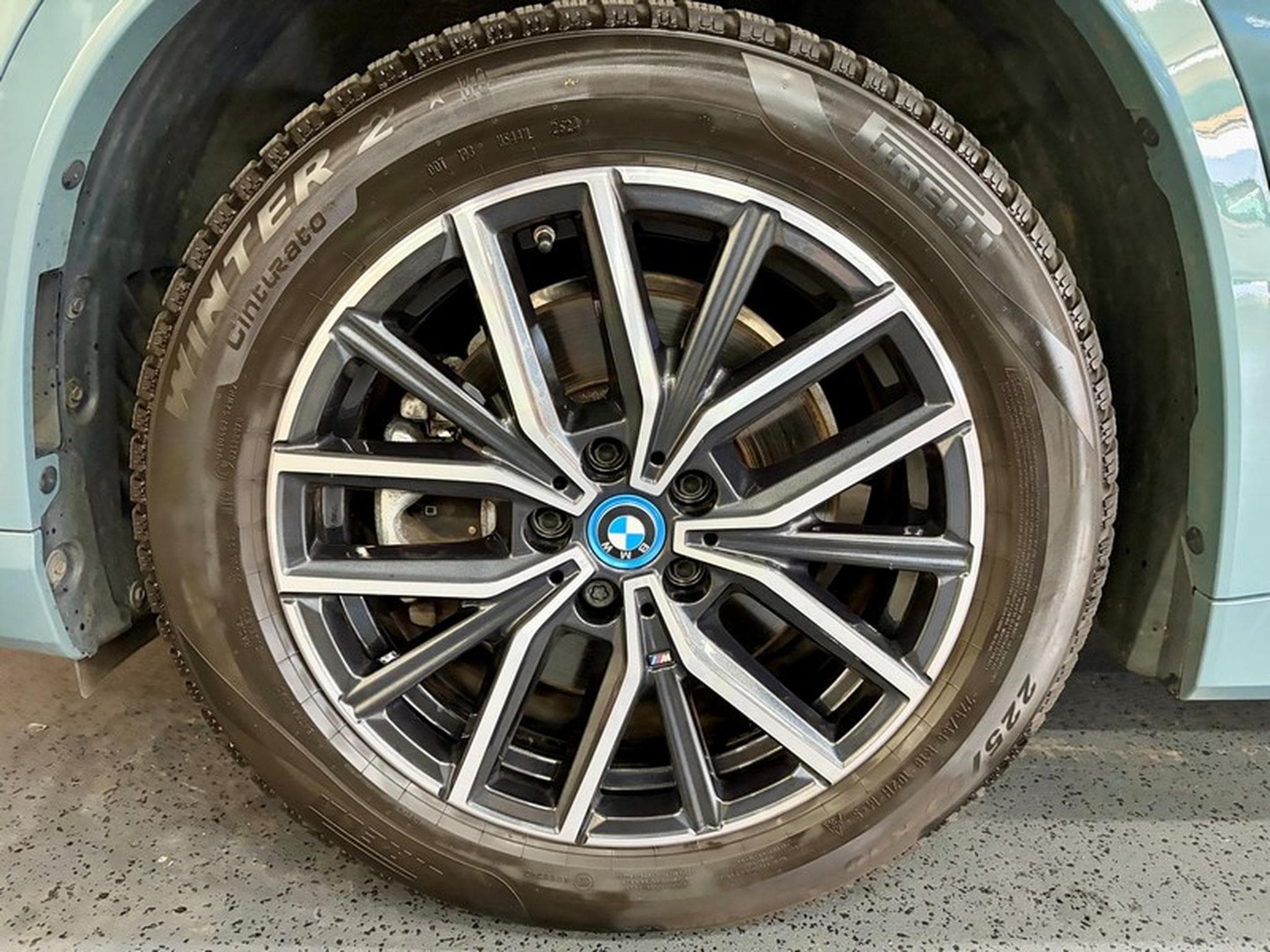 BMW iX1 iX1 306cv 67KW/h Auto xDrive30 M-SPORT (2024) - Photo 3