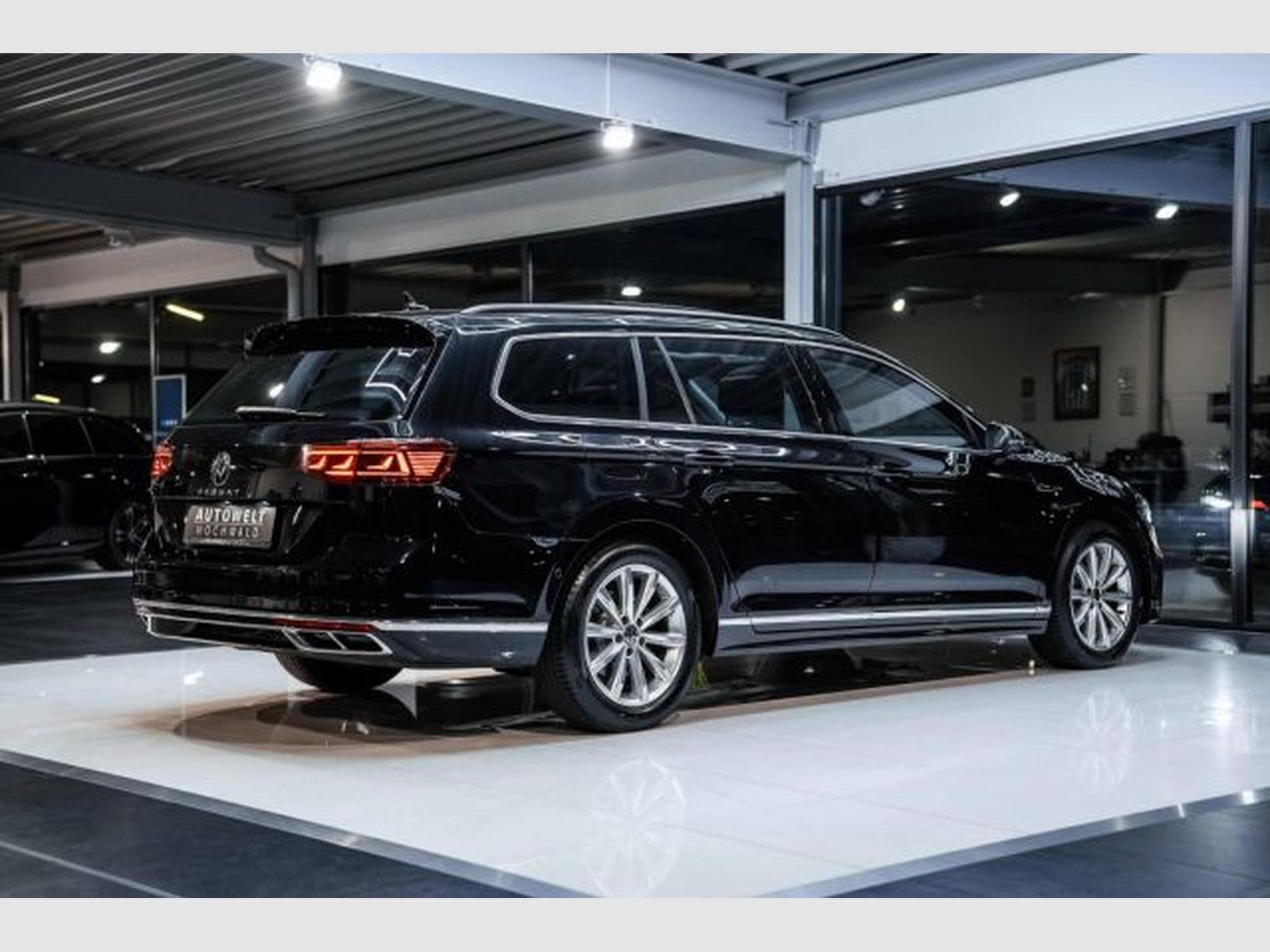 VW Passat Passat 2.0 TDI DSG R-Line H&amp;K NAVI AHK PANO VIR (2023) - Photo 14
