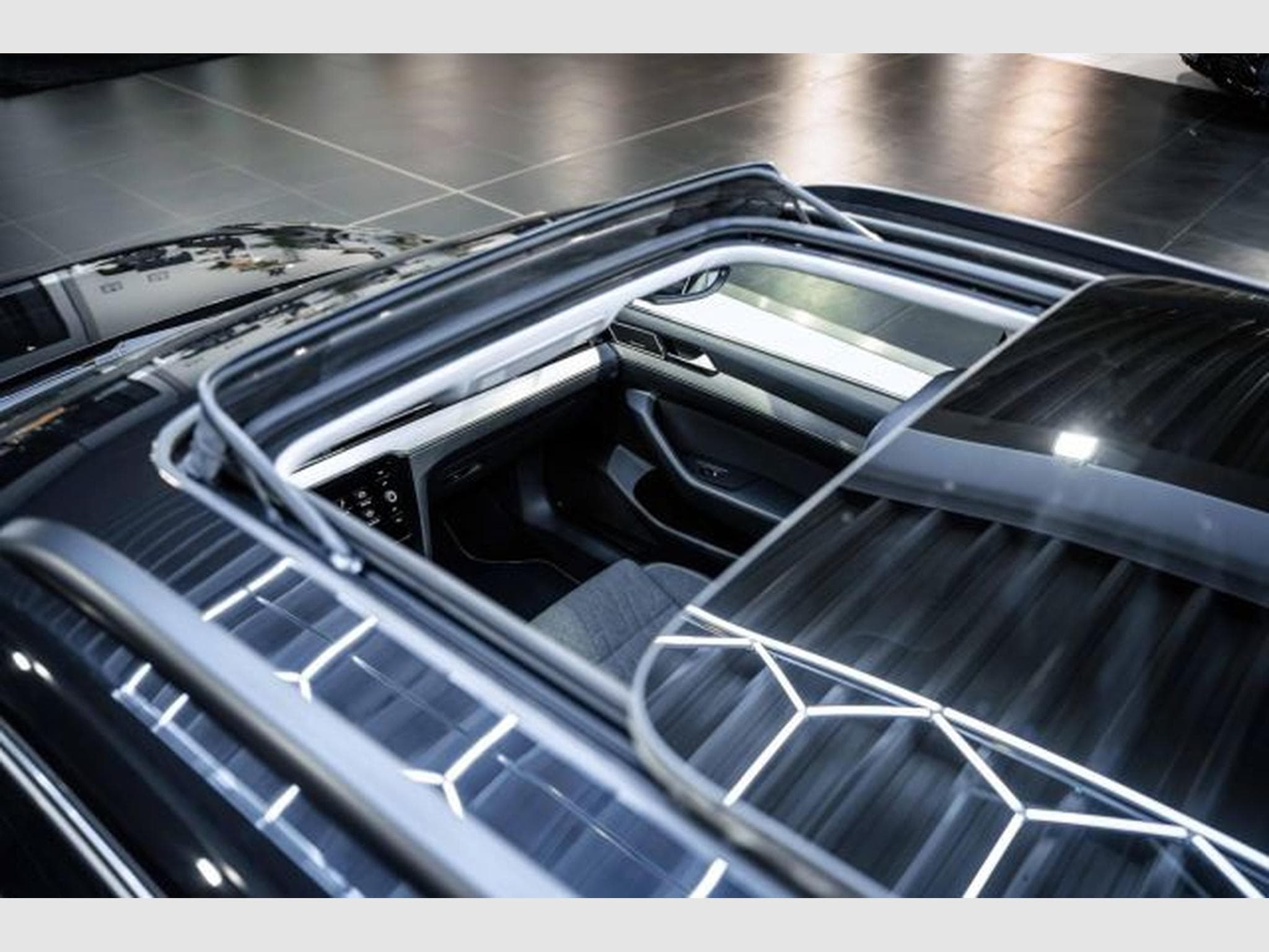 VW Passat Passat 2.0 TDI DSG R-Line H&amp;K NAVI AHK PANO VIR (2023) - Photo 15