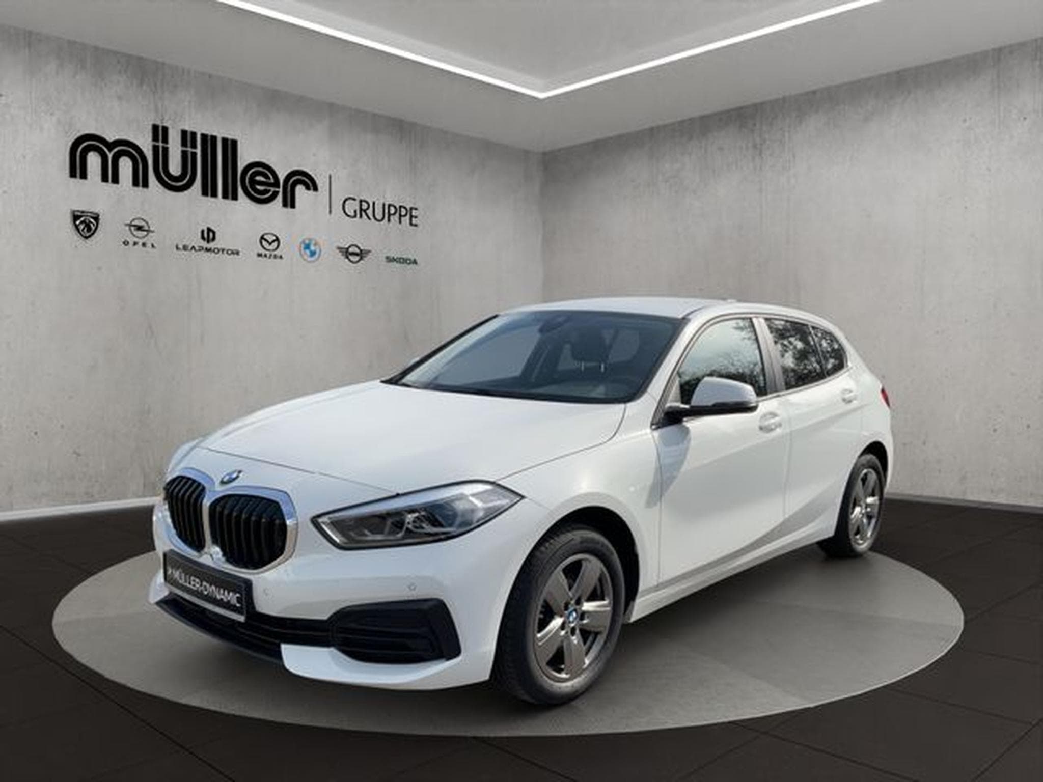 BMW 118 118i AUTOMATIK NAVI LED KOMFORTZUG SHZ TEMPOMAT (2024) - Photo 1