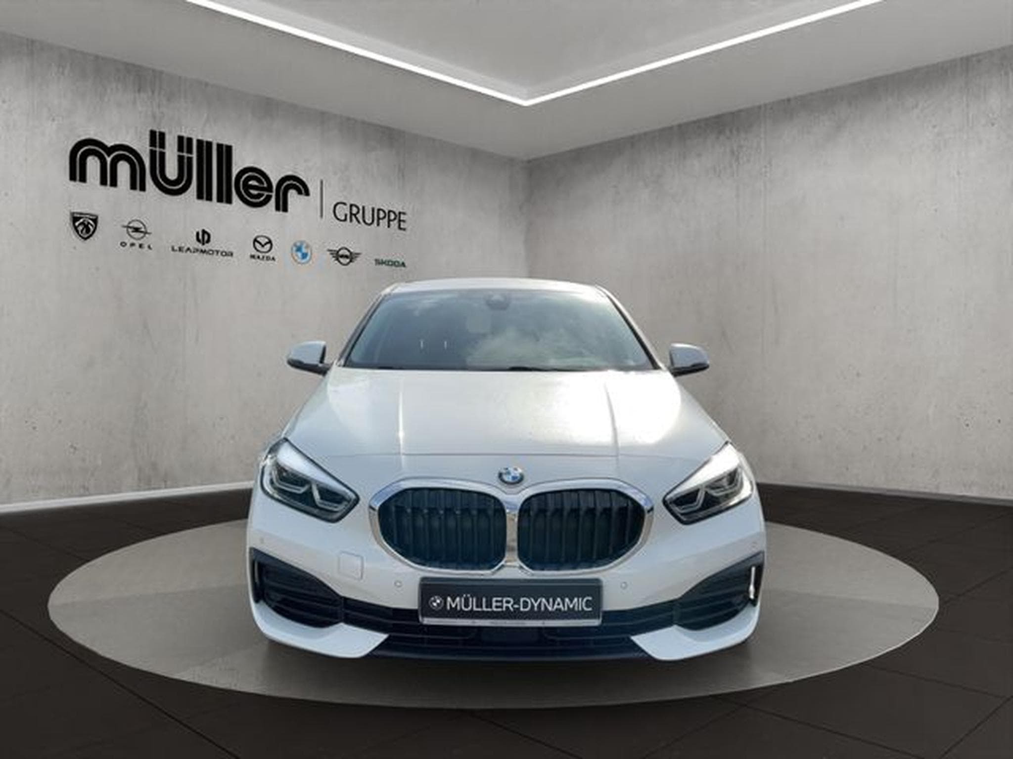 BMW 118 118i AUTOMATIK NAVI LED KOMFORTZUG SHZ TEMPOMAT (2024) - Photo 2