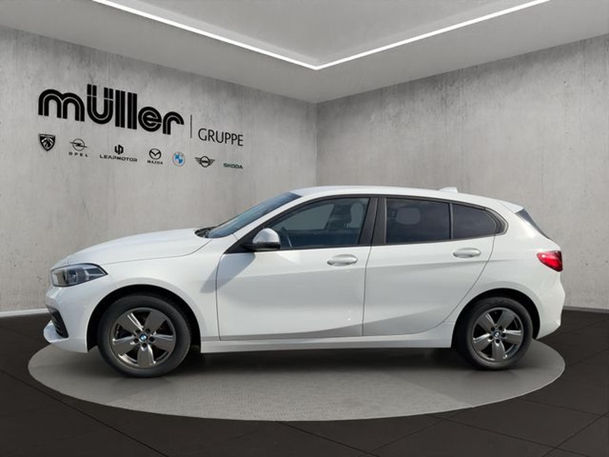 BMW 118 118i AUTOMATIK NAVI LED KOMFORTZUG SHZ TEMPOMAT (2024) - Photo 3