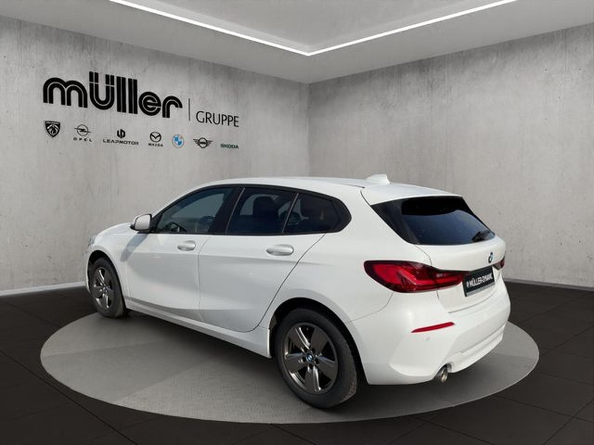 BMW 118 118i AUTOMATIK NAVI LED KOMFORTZUG SHZ TEMPOMAT (2024) - Photo 4