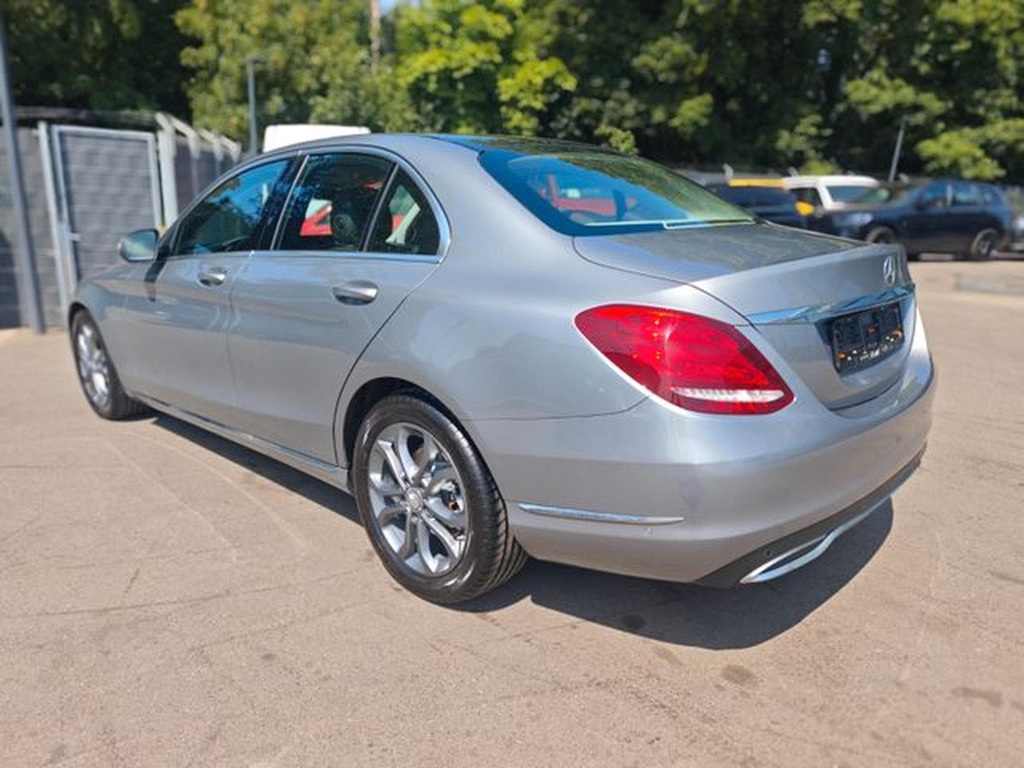 Mercedes C 220 C 220d BT LIM.*AUT.*AVANTGARDE*KAMERA*KLIMAAUTO. (2014) - Foto 8