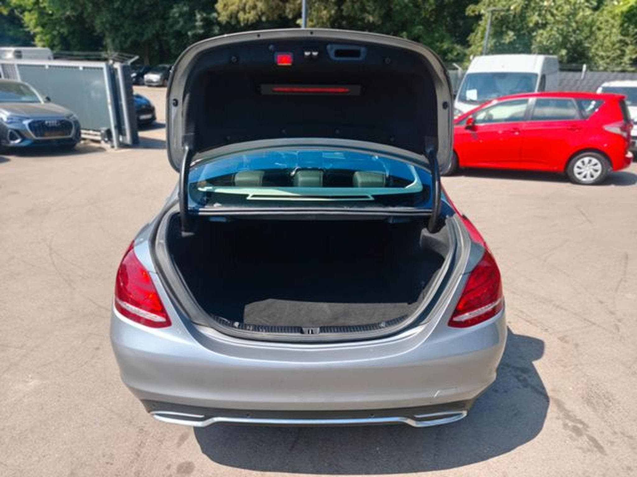 Mercedes C 220 C 220d BT LIM.*AUT.*AVANTGARDE*KAMERA*KLIMAAUTO. (2014) - Foto 9