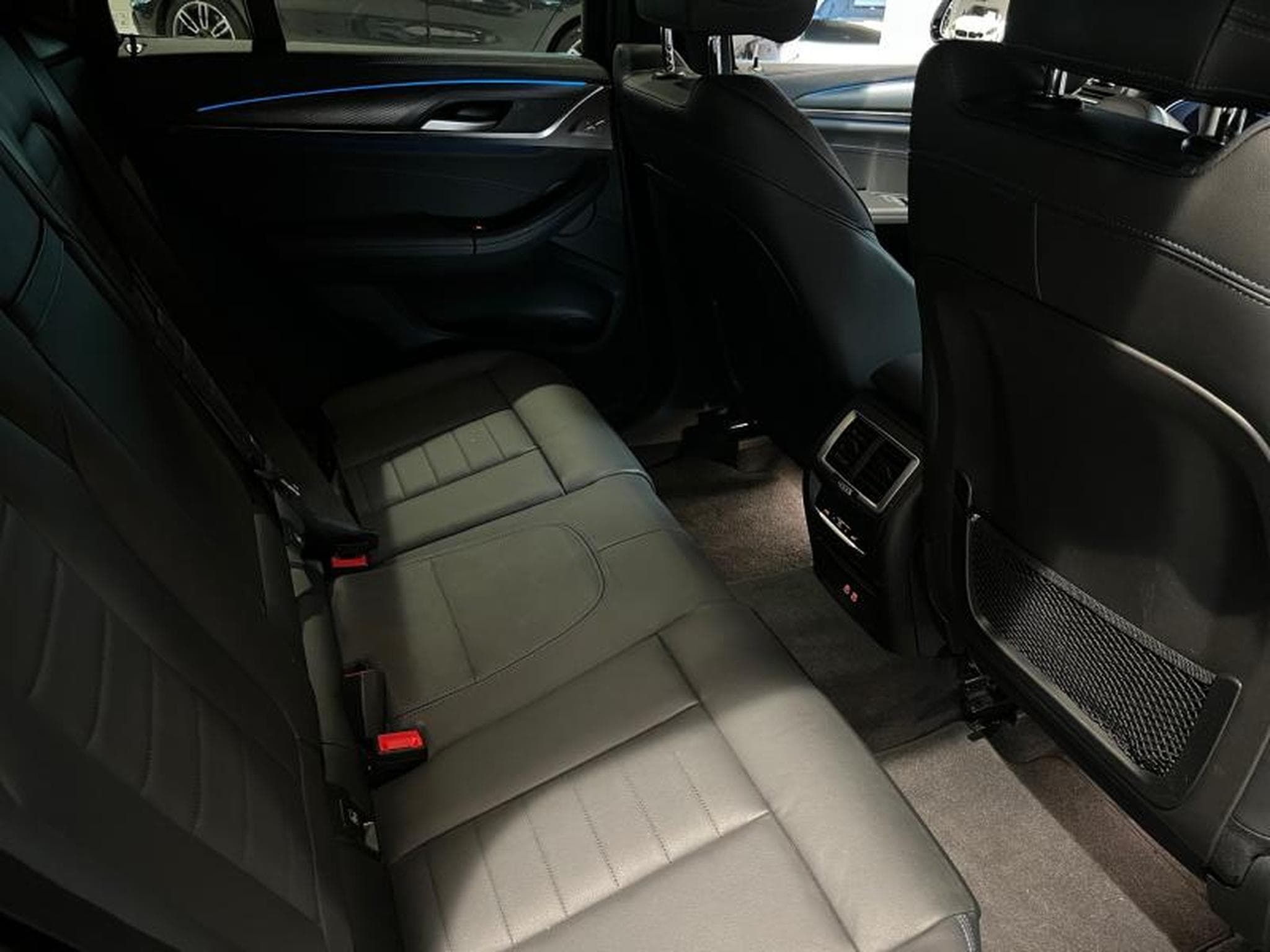BMW iX3 IX3 M-Sport (2024) - Photo 12