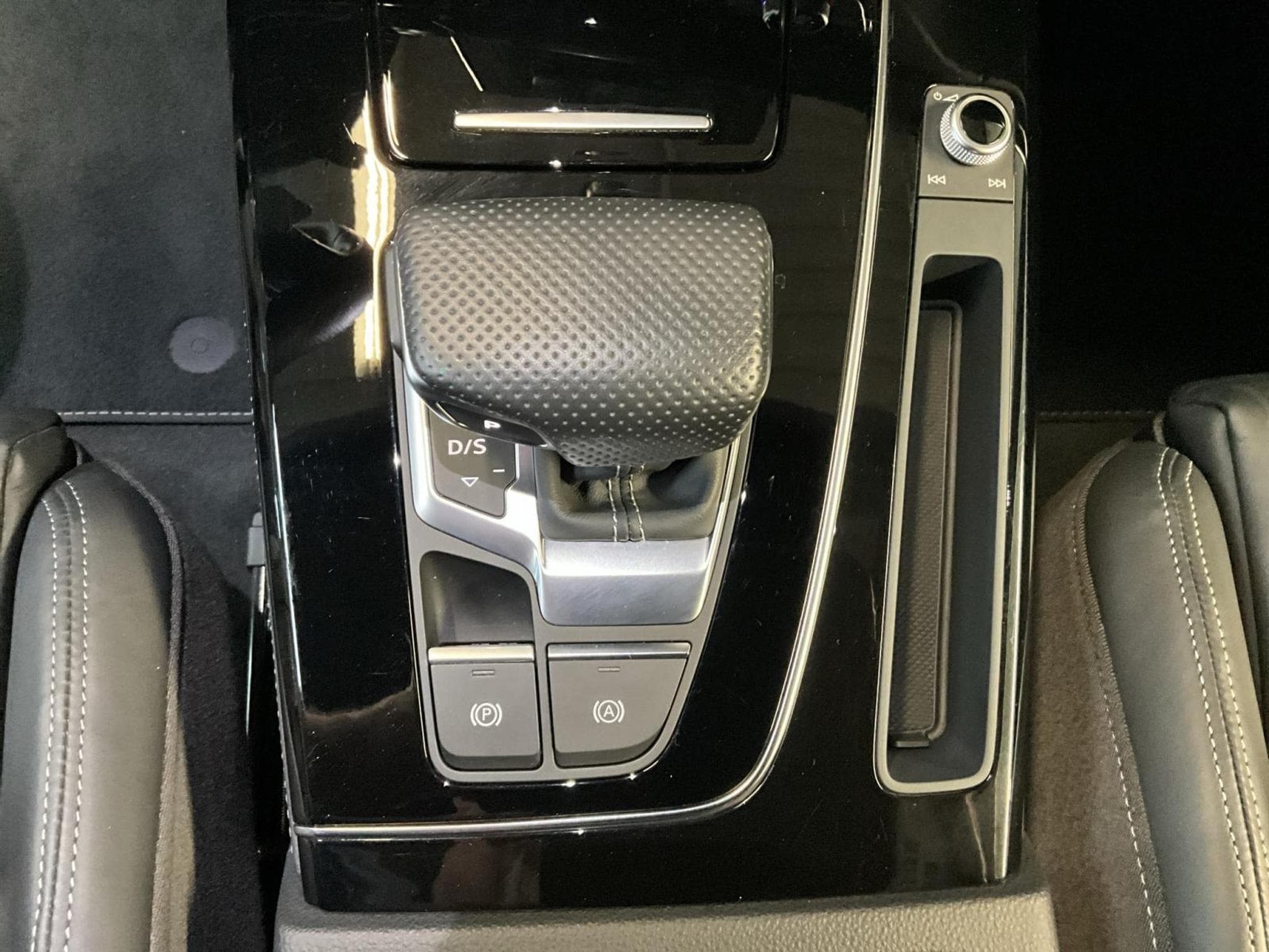 Audi Q5 SB+S-Line+50TDI+Quatt.+Tiptronic+P.Prem.+Luft.+AHK (2023) - Foto 12