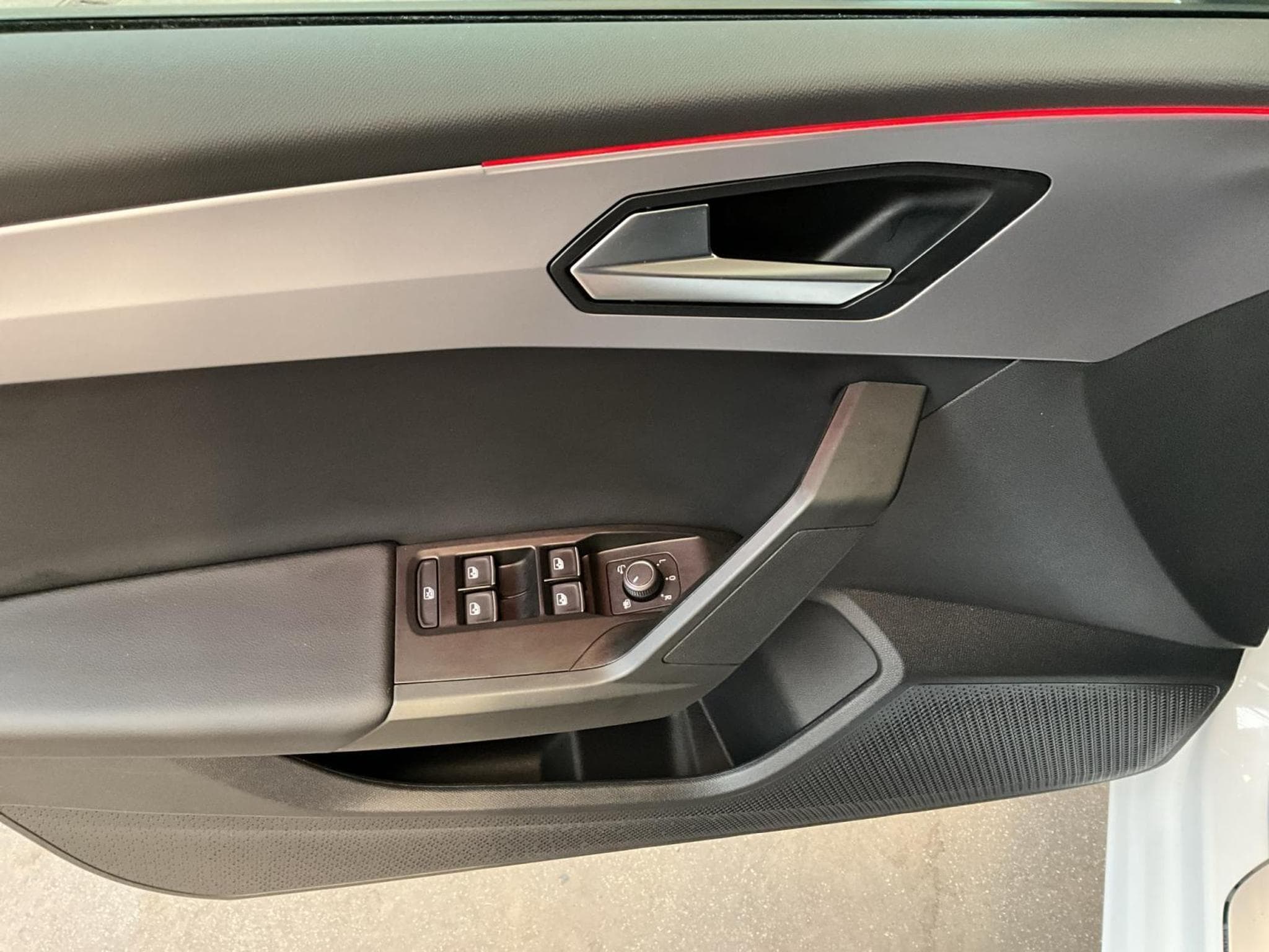 Seat Leon FR+DSG+Led+P.Safe+Kessy+Diebstahl (2025) - Foto 14