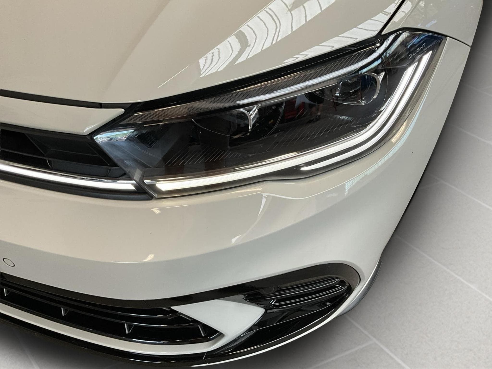 VW Polo R-Line+DSG+IQ-Drive+Matrix-LED+Navi (2022) - Foto 17