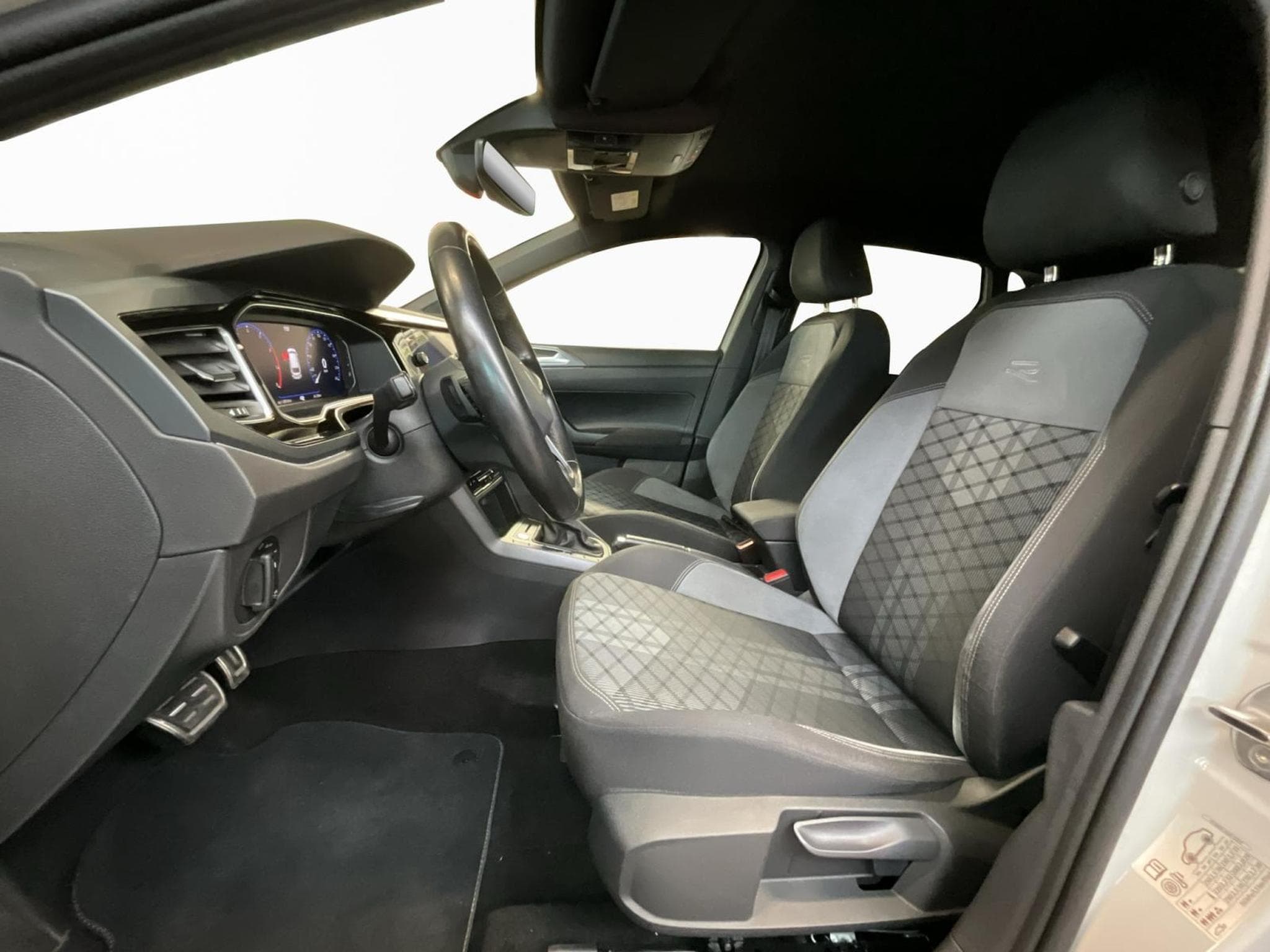 VW Polo R-Line+DSG+IQ-Drive+Matrix-LED+Navi (2022) - Foto 9