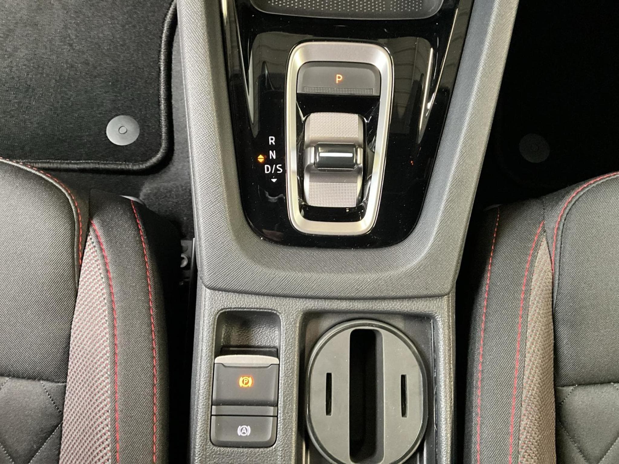 Skoda Octavia Rs+DSG+Led+Navi+AHK+sideAssist (2025) - Photo 12
