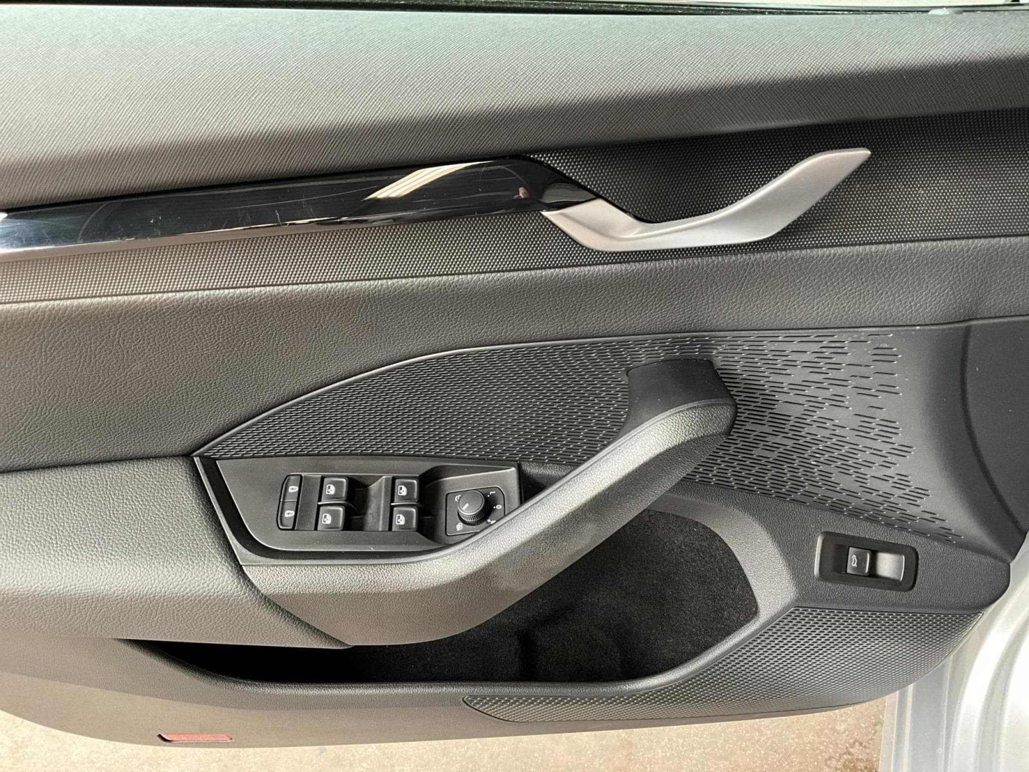 Skoda Octavia Rs+DSG+Led+Navi+AHK+sideAssist (2025) - Photo 14