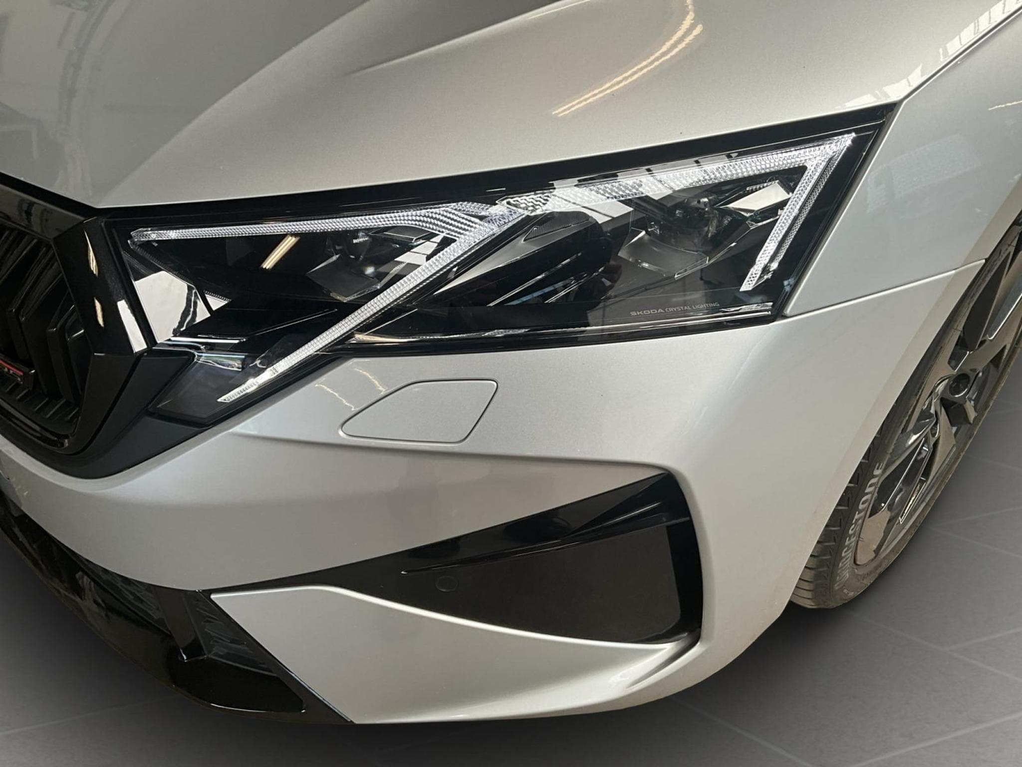 Skoda Octavia Rs+DSG+Led+Navi+AHK+sideAssist (2025) - Photo 17