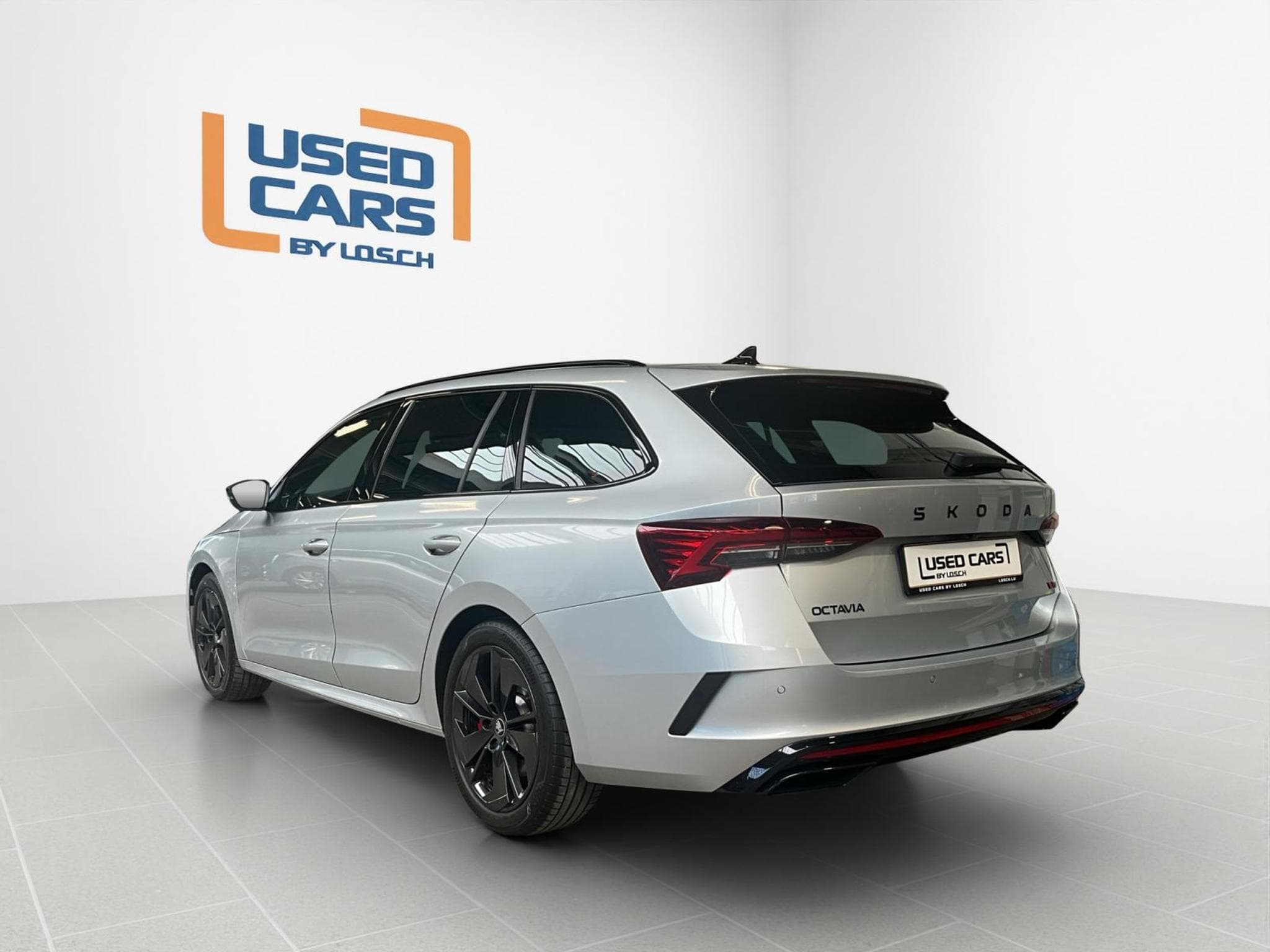 Skoda Octavia Rs+DSG+Led+Navi+AHK+sideAssist (2025) - Photo 6