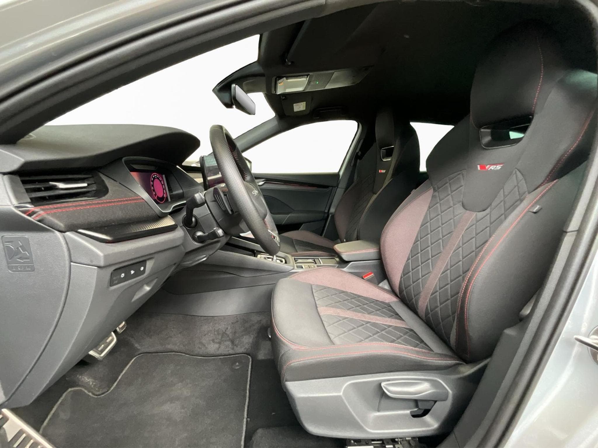 Skoda Octavia Rs+DSG+Led+Navi+AHK+sideAssist (2025) - Photo 9