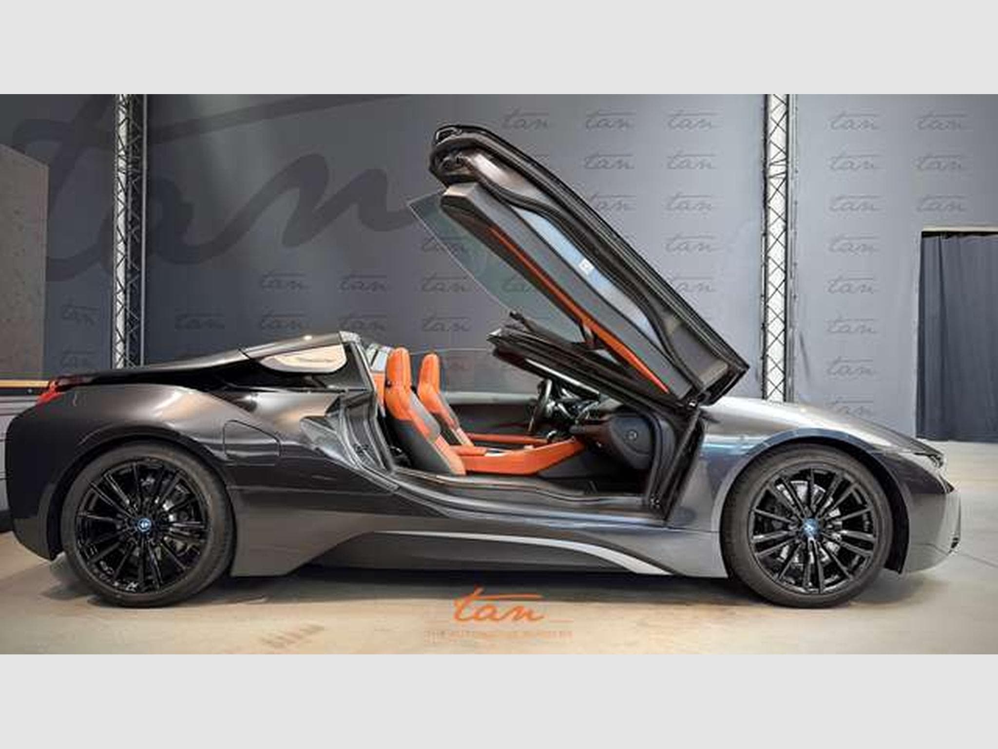 BMW i8 ROADSTER Plug-In Hybrid (11.6kWh) Full Options (2018) - Photo 11