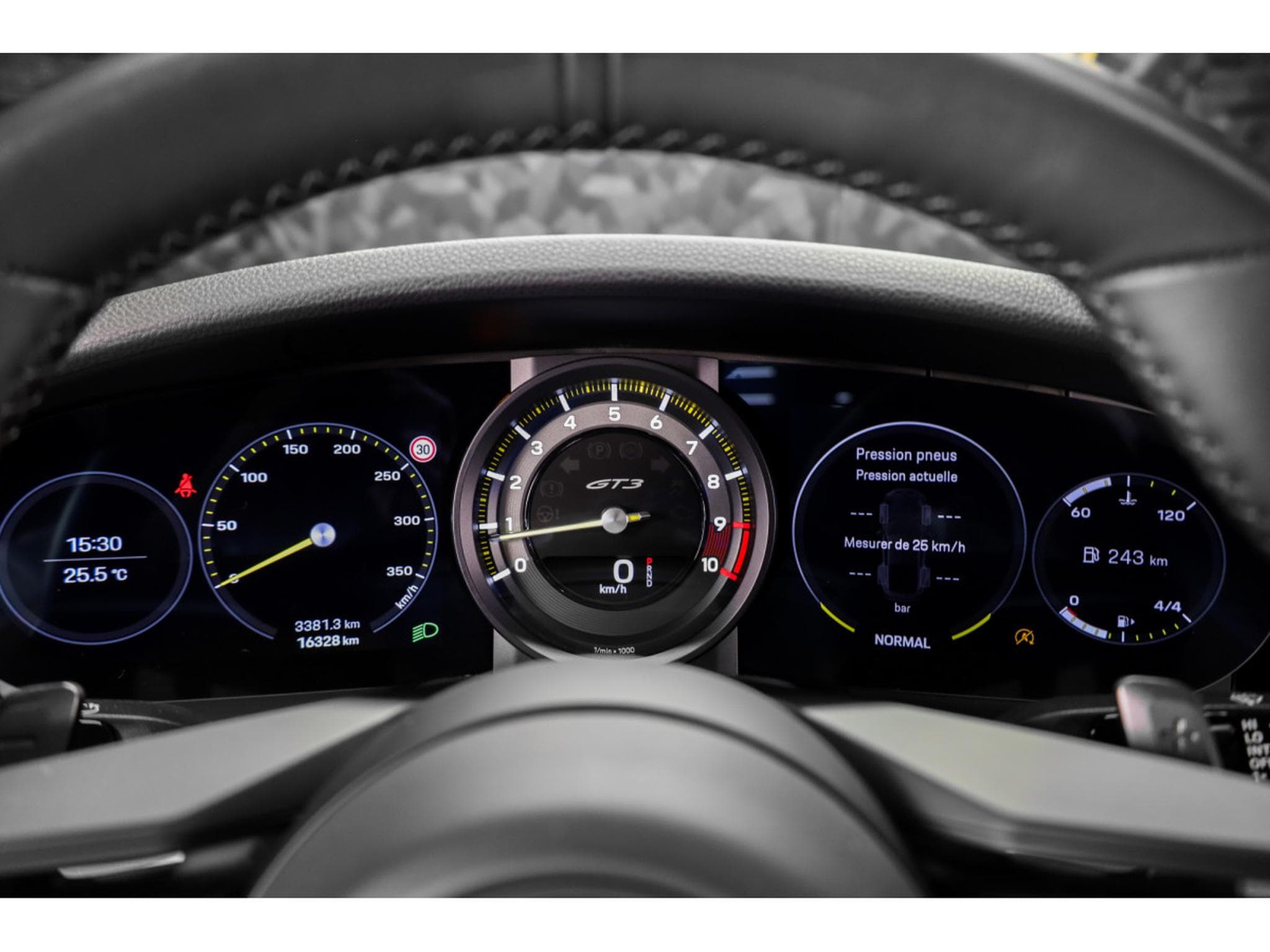 Porsche 911 992.1 GT3 TOURING PDK (2023) - Photo 16