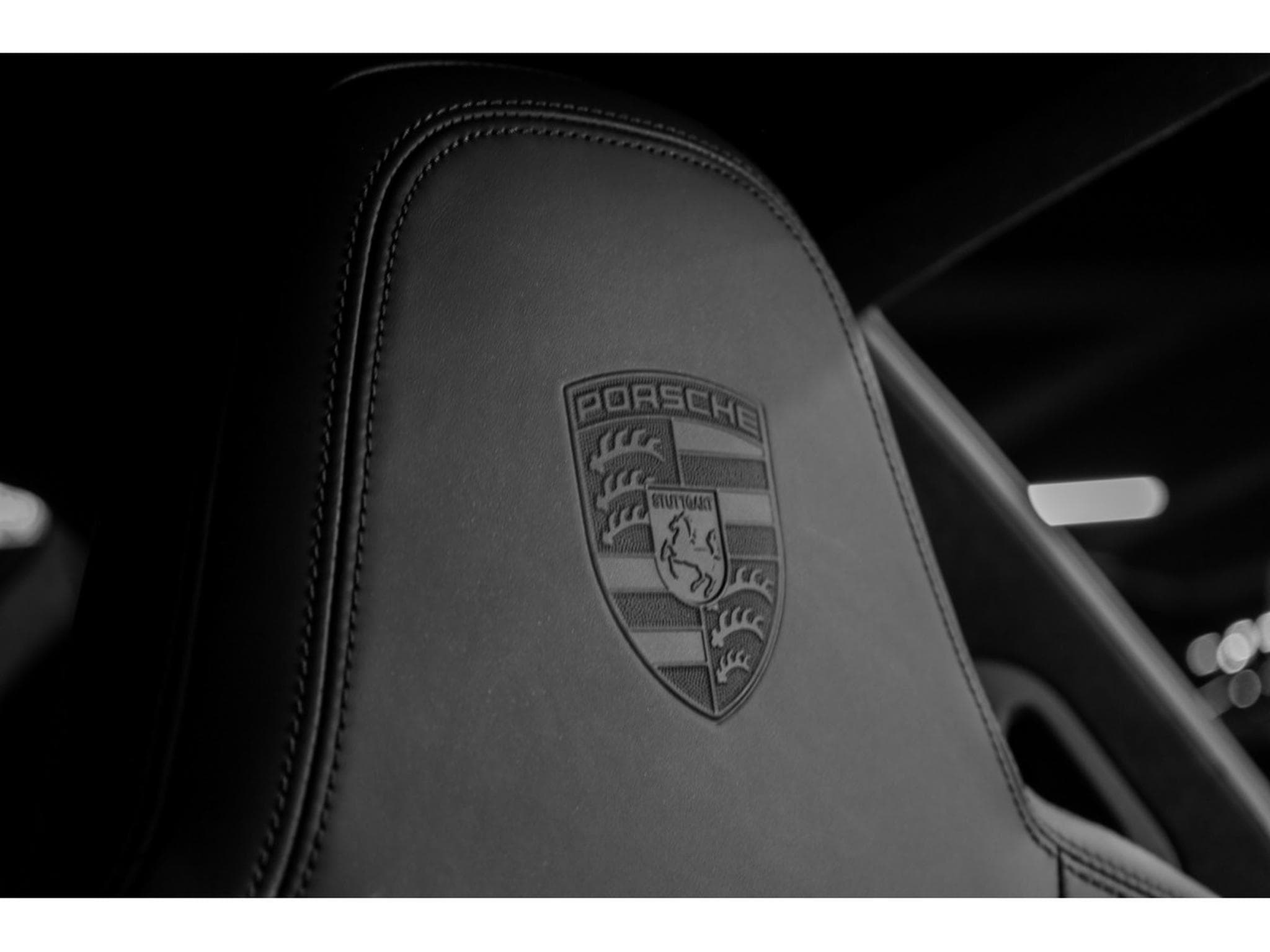 Porsche 911 992.1 GT3 TOURING PDK (2023) - Photo 18