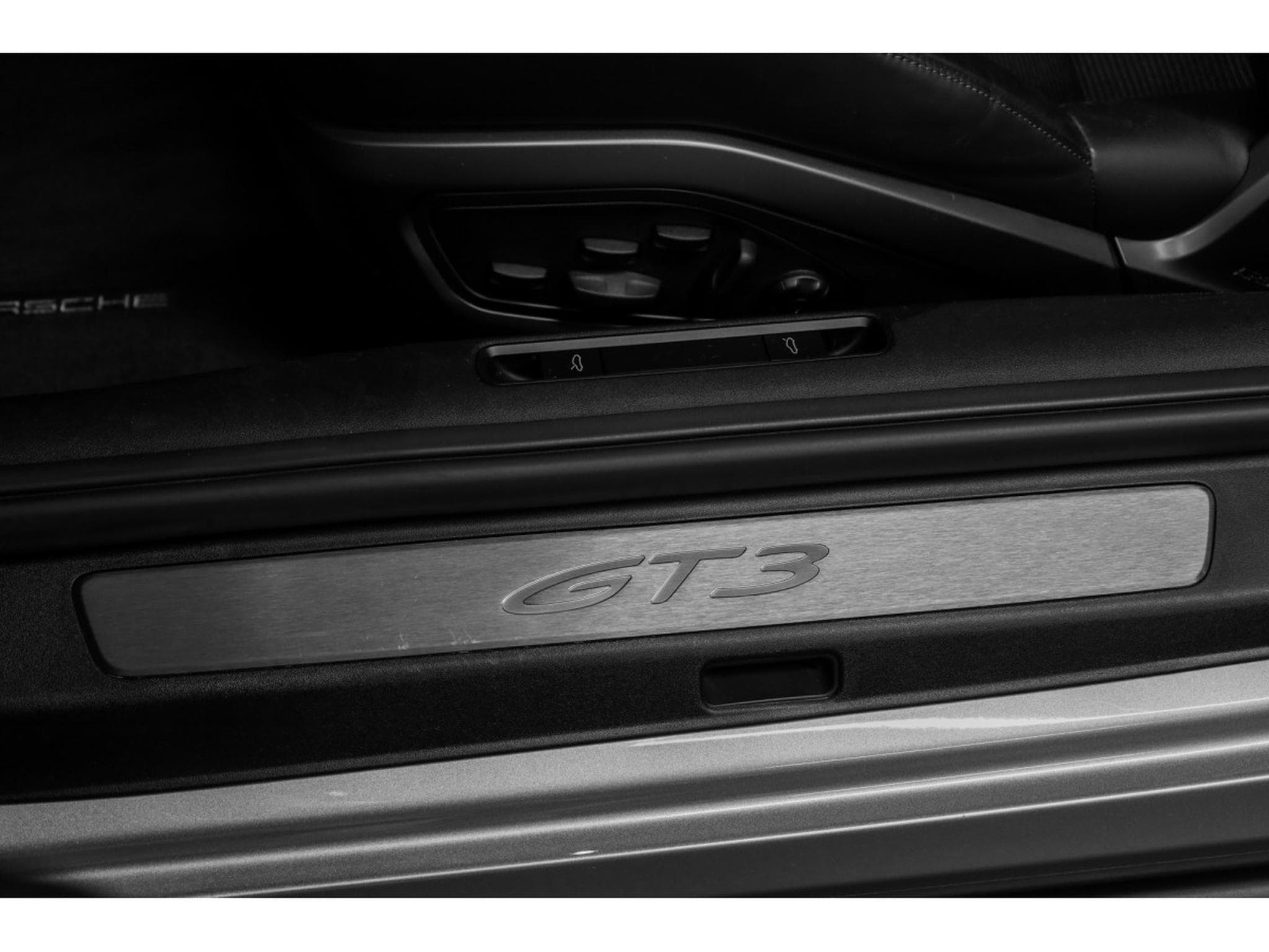 Porsche 911 992.1 GT3 TOURING PDK (2023) - Photo 24