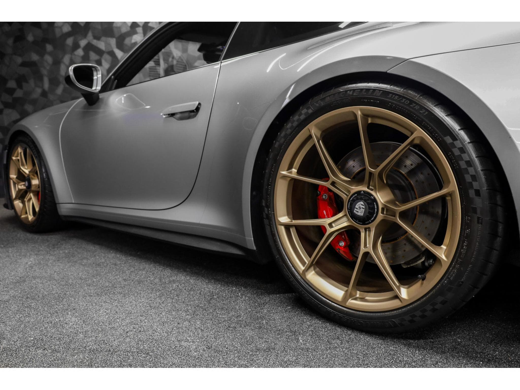Porsche 911 992.1 GT3 TOURING PDK (2023) - Photo 26