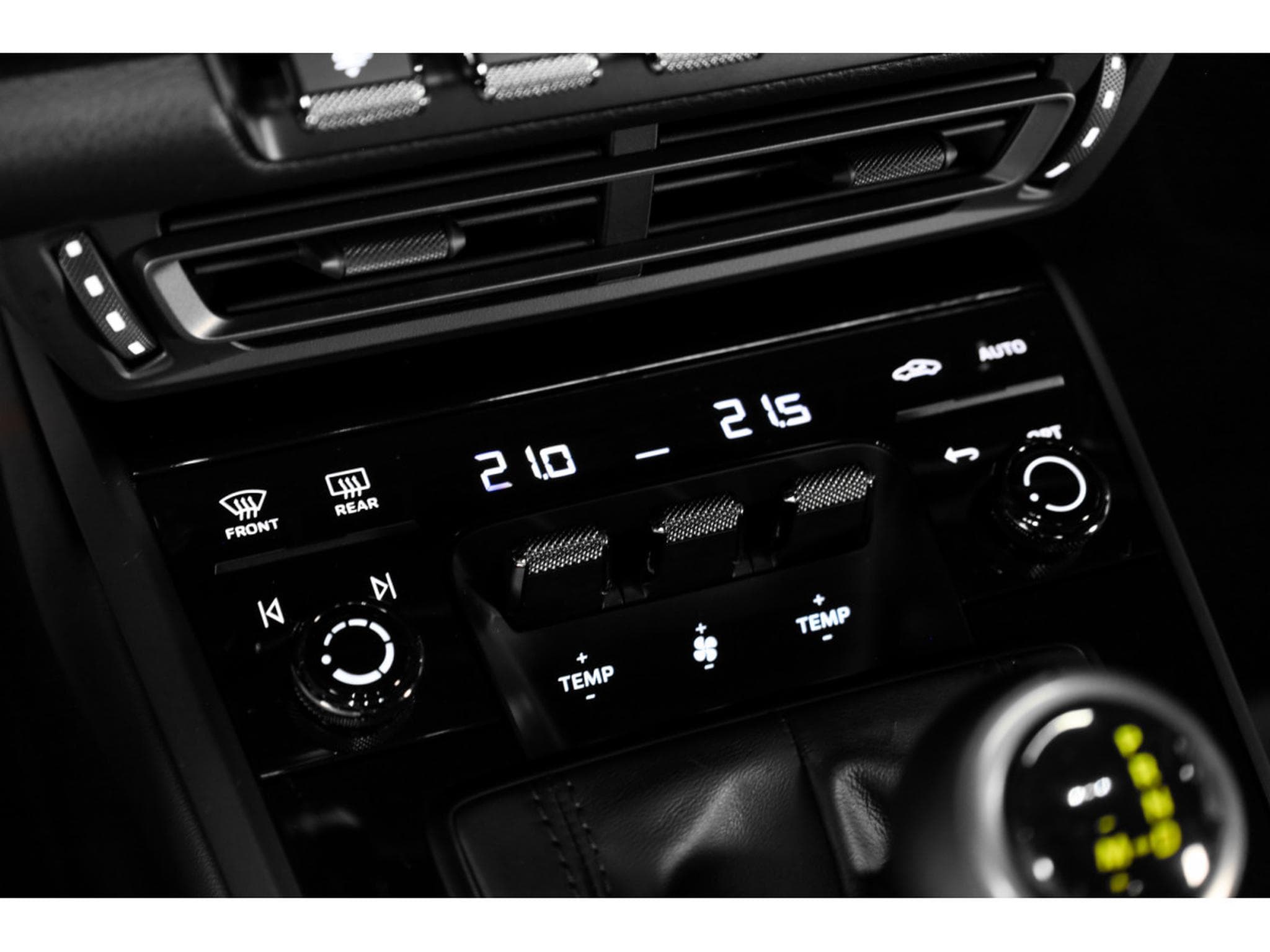 Porsche 911 992.1 GT3 TOURING PDK (2023) - Photo 29