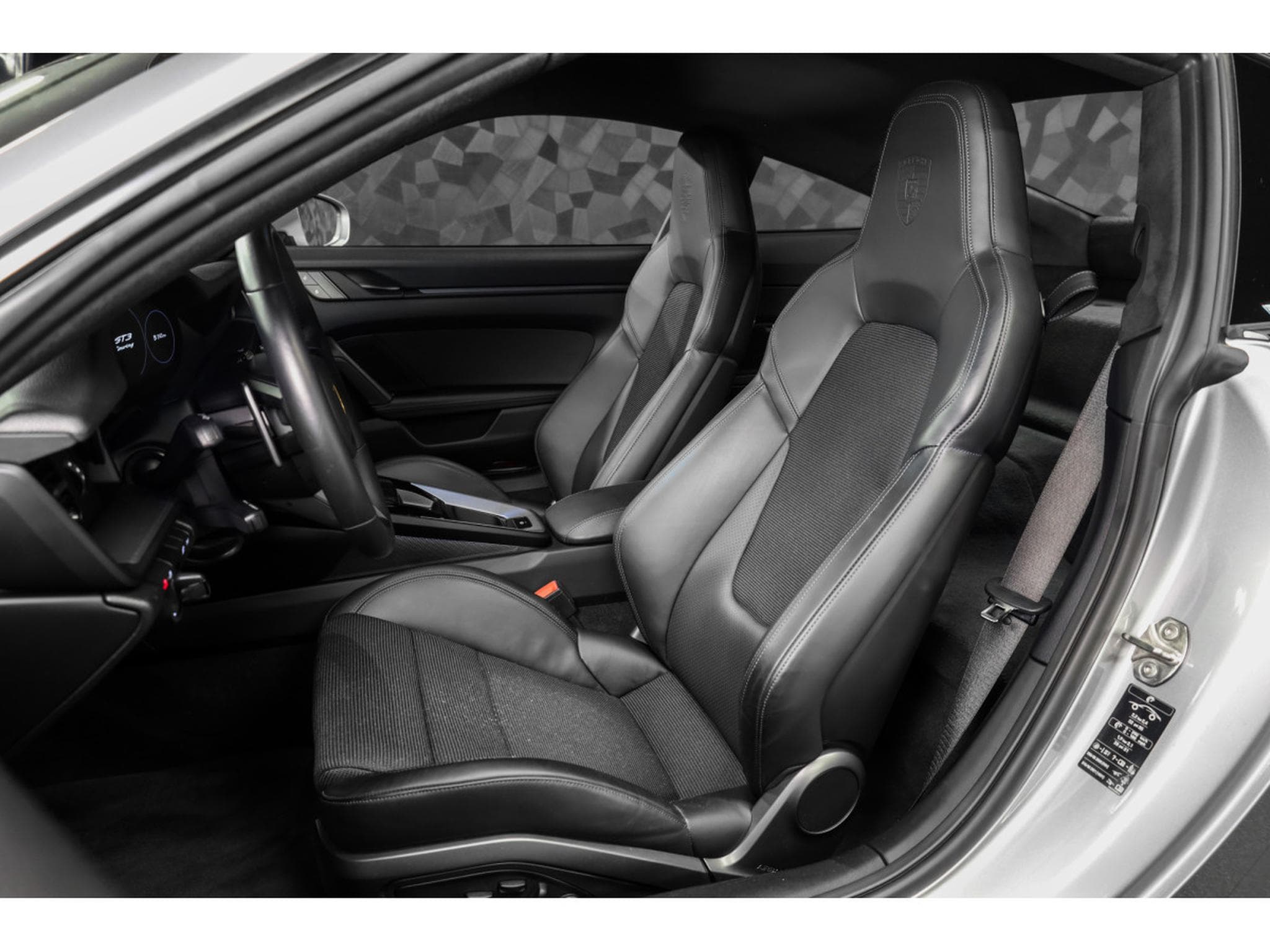 Porsche 911 992.1 GT3 TOURING PDK (2023) - Photo 9